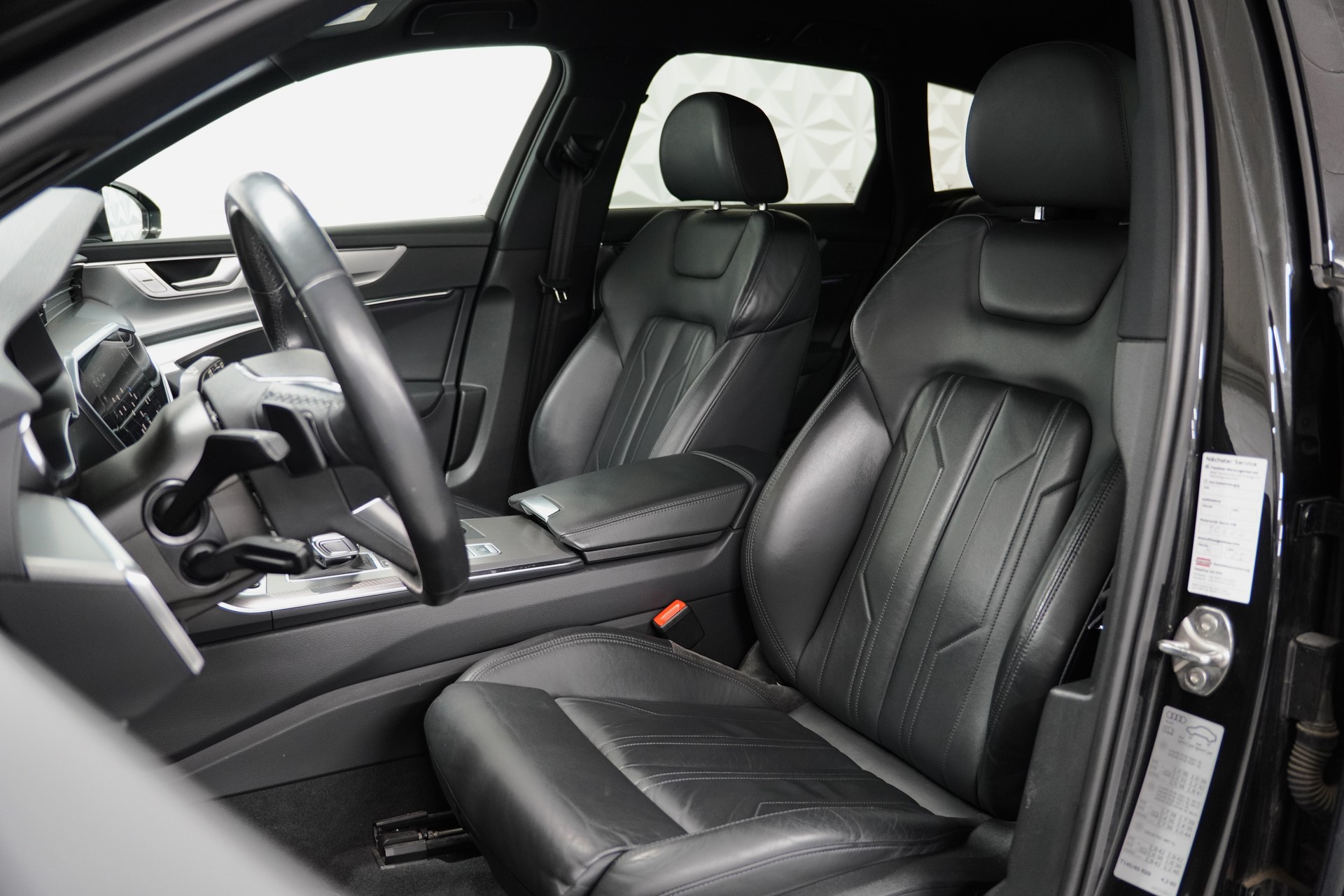 AUDI A6 Avant 55 TFSI quattro S-tronic-image-10