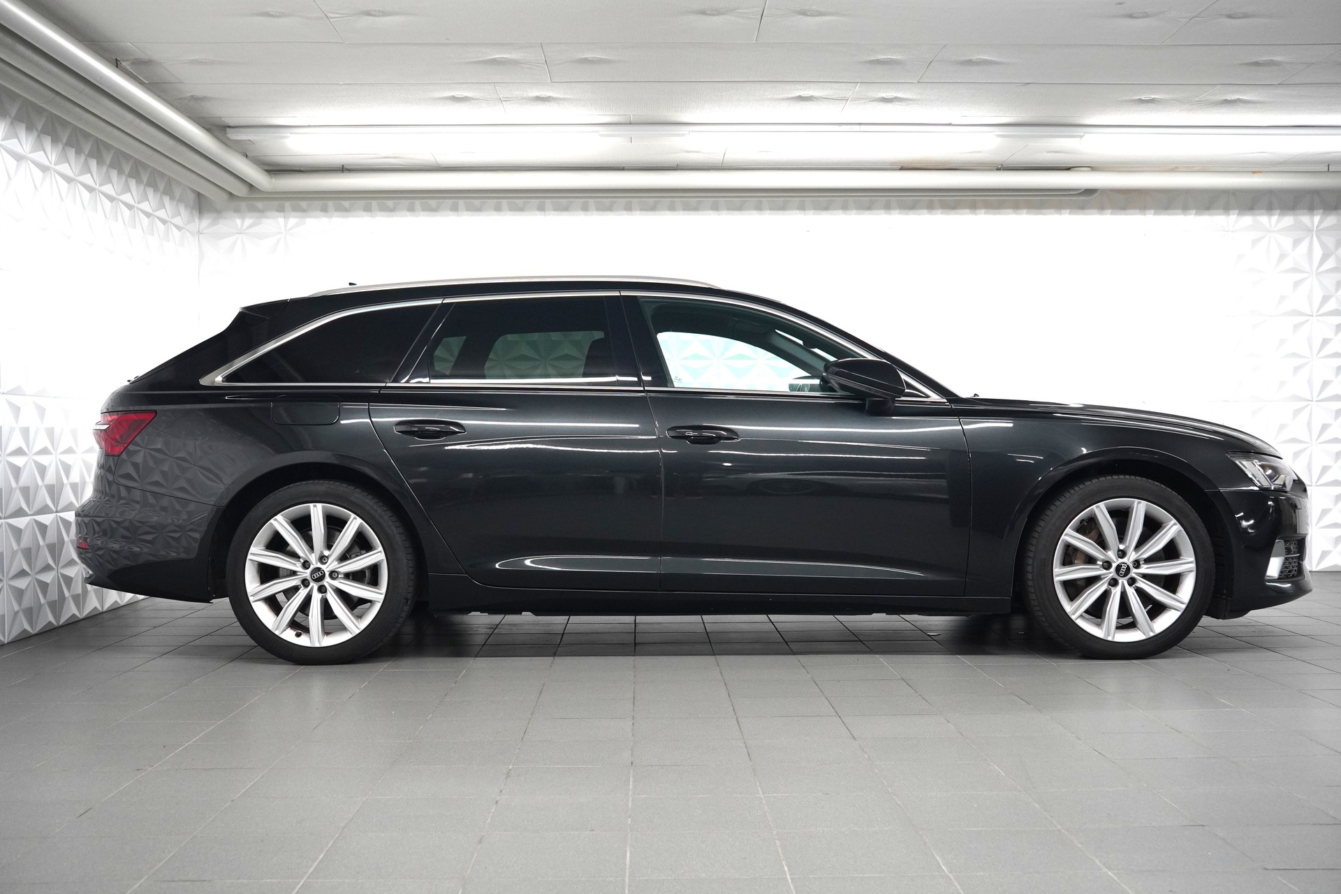 AUDI A6 Avant 55 TFSI quattro S-tronic-image-5
