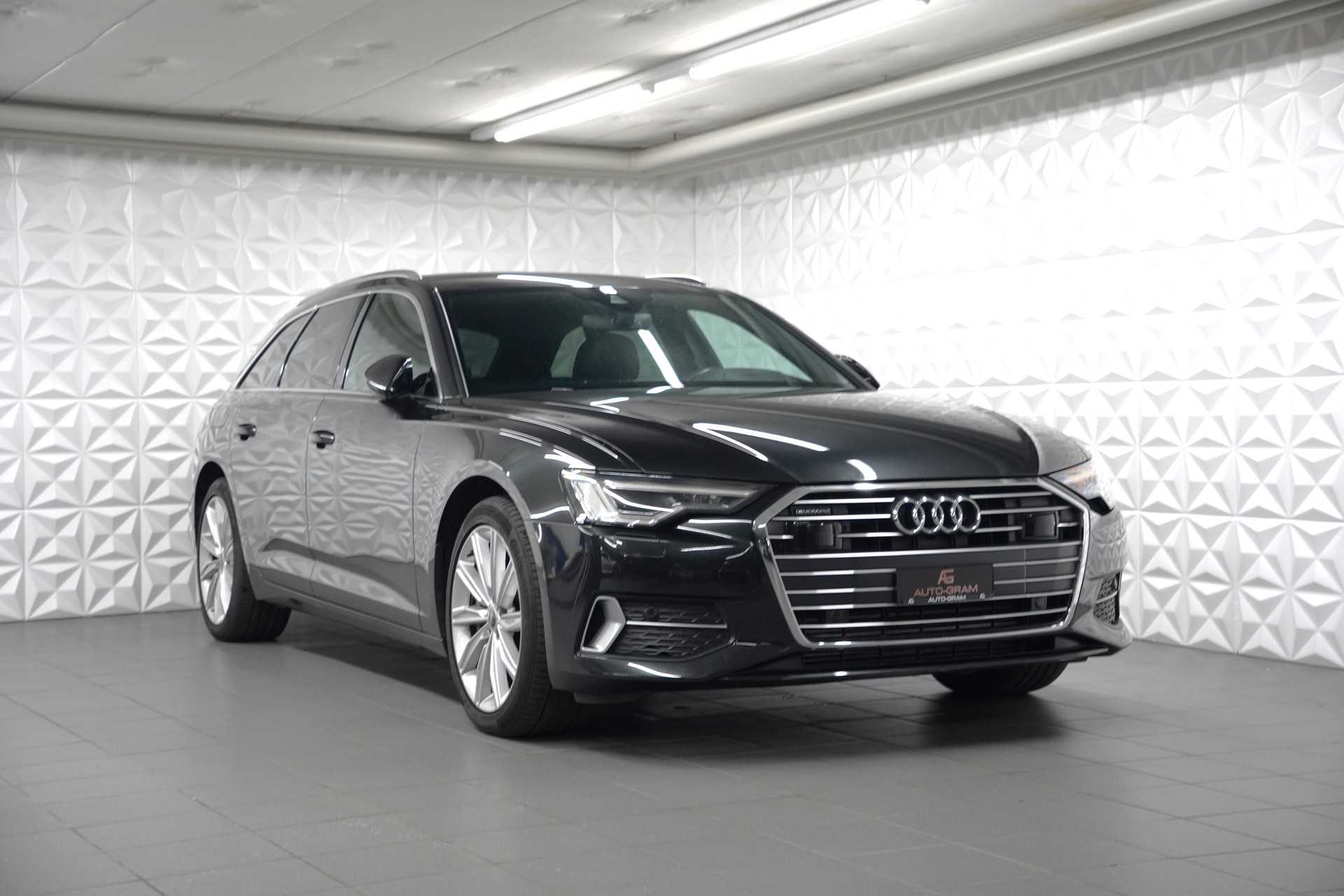 AUDI A6 Avant 55 TFSI quattro S-tronic-image-6