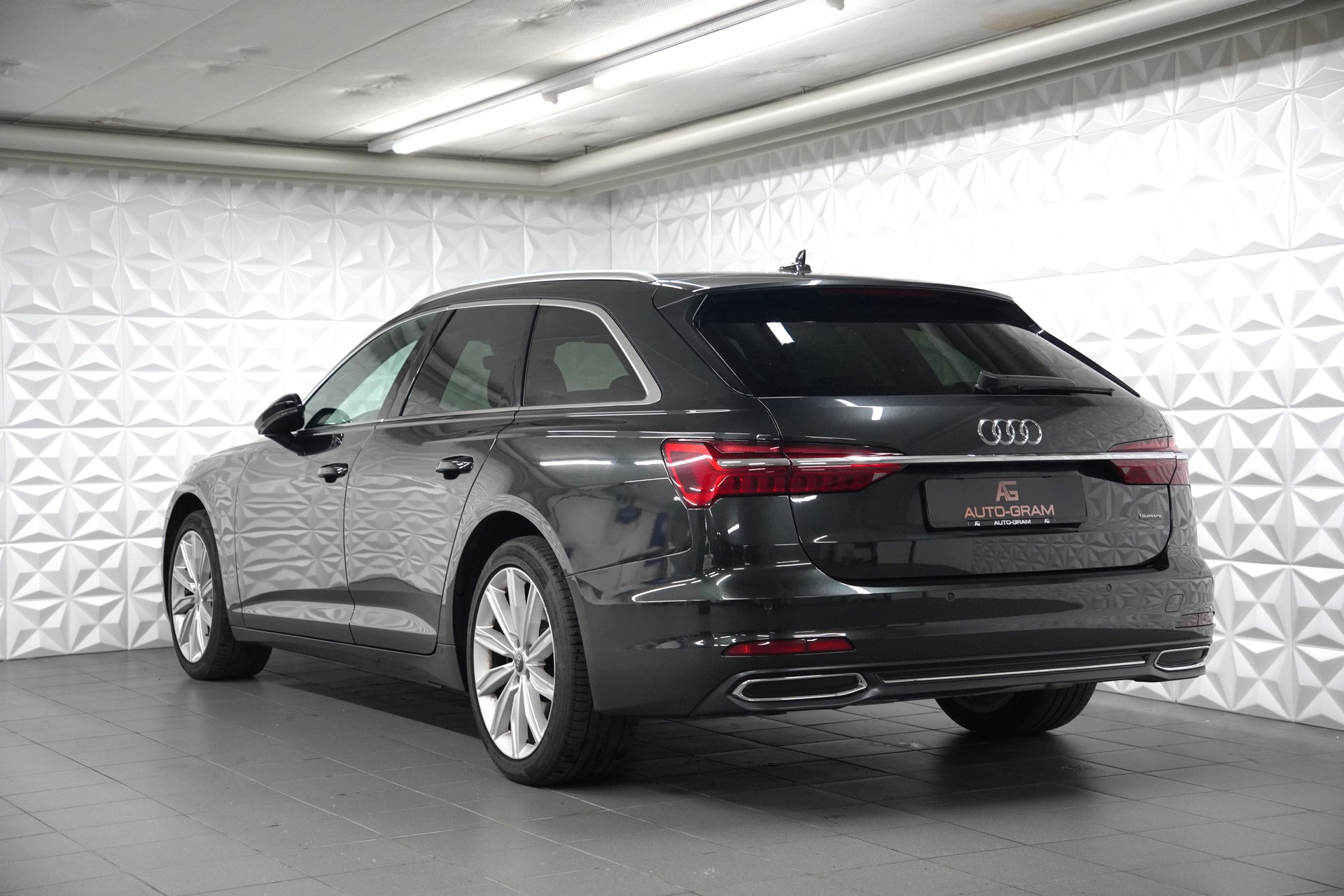 AUDI A6 Avant 55 TFSI quattro S-tronic-showroom-element-2