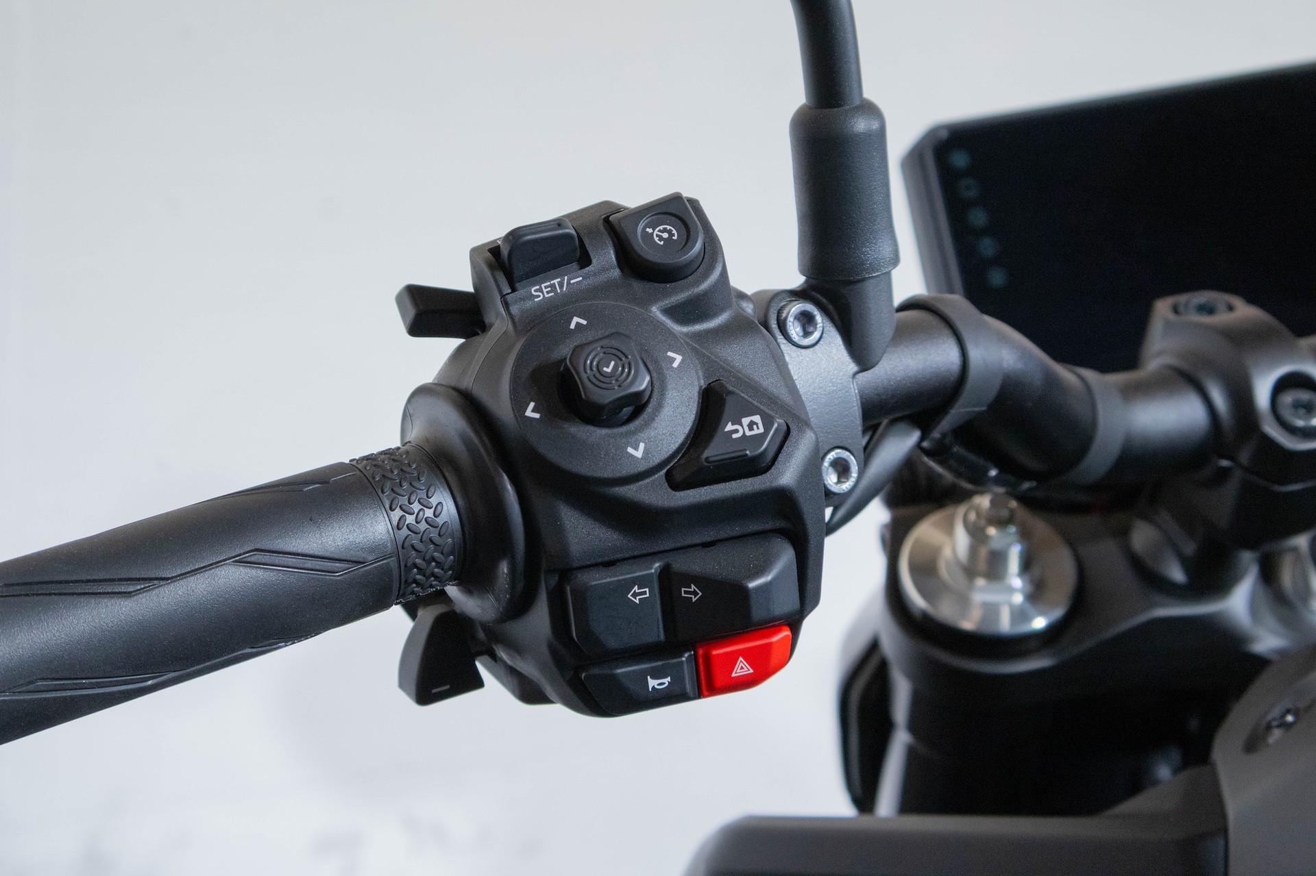 YAMAHA MT-09-image-12