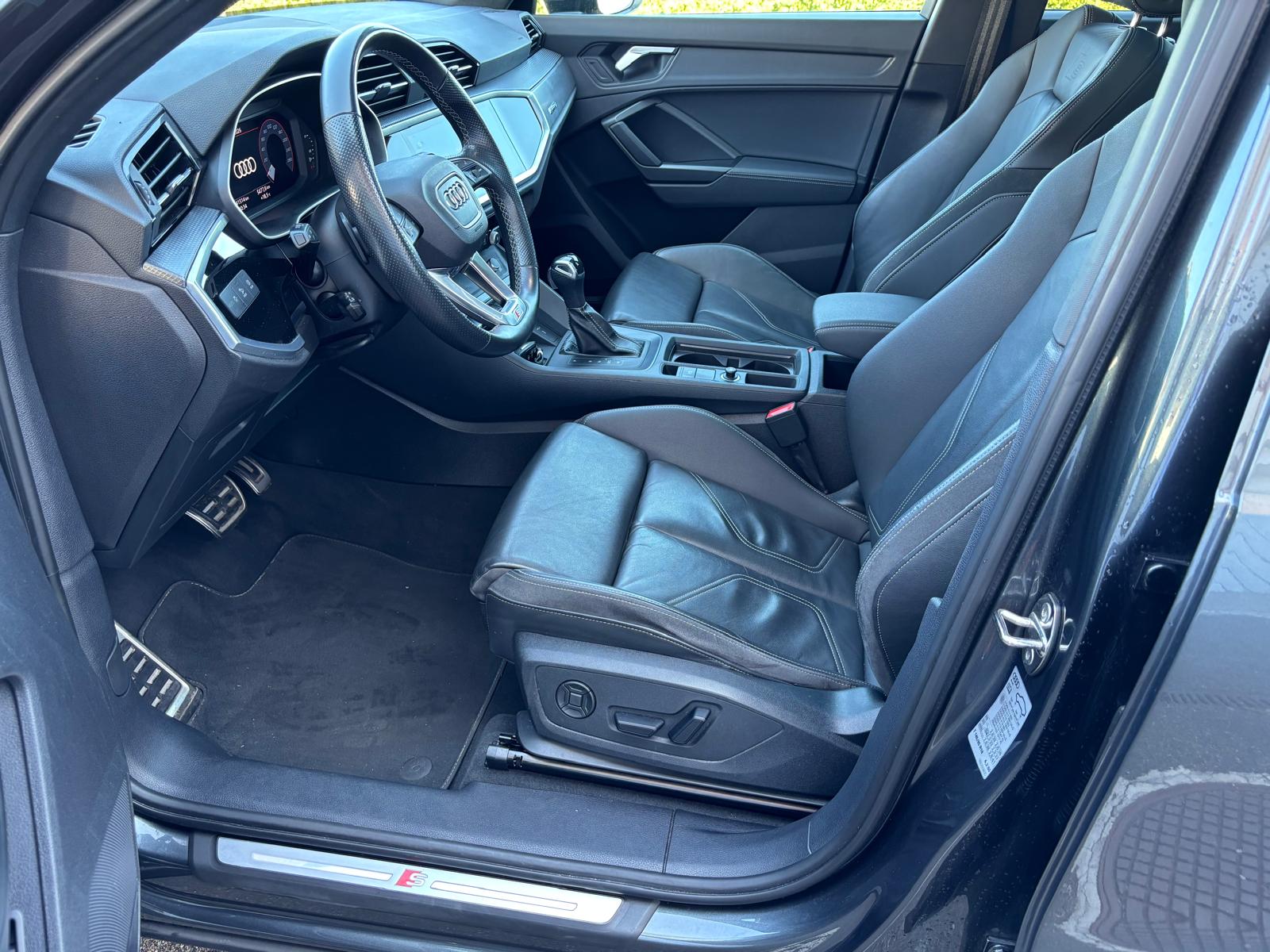 AUDI Q3 40 TDI S line quattro S-tronic-image-9