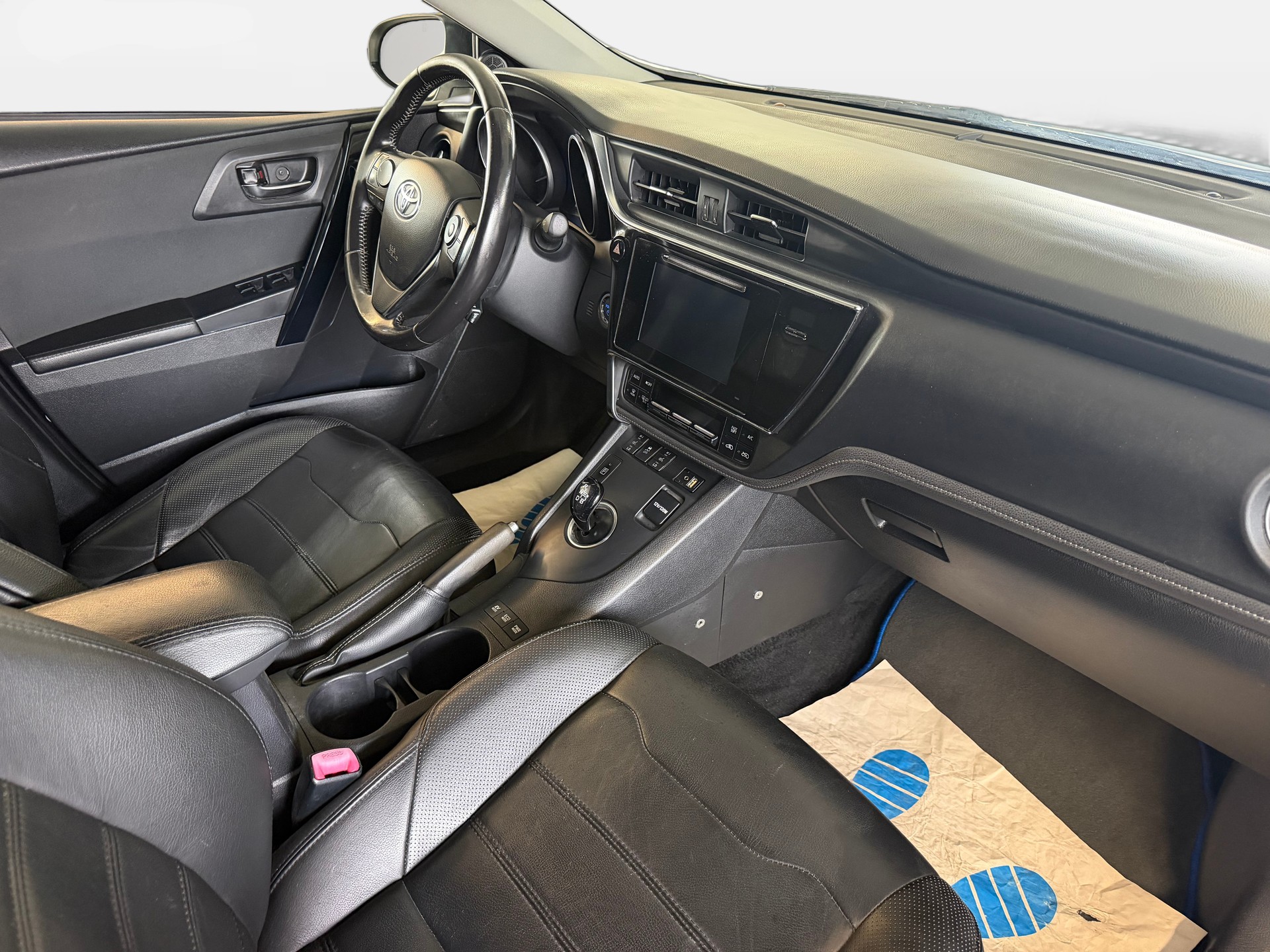 TOYOTA Auris Touring Sports 1.8 HSD Swiss Trend e-CVT | Frisch MFK | CH-Auto | 1-Hand | Ab Service | Leder-image-8