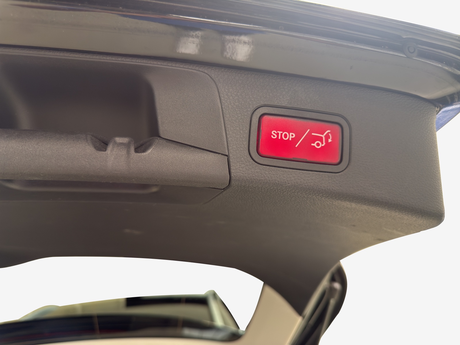 MERCEDES-BENZ C 200 Swiss Star AMG Line 4M 9G-Tronic-image-13