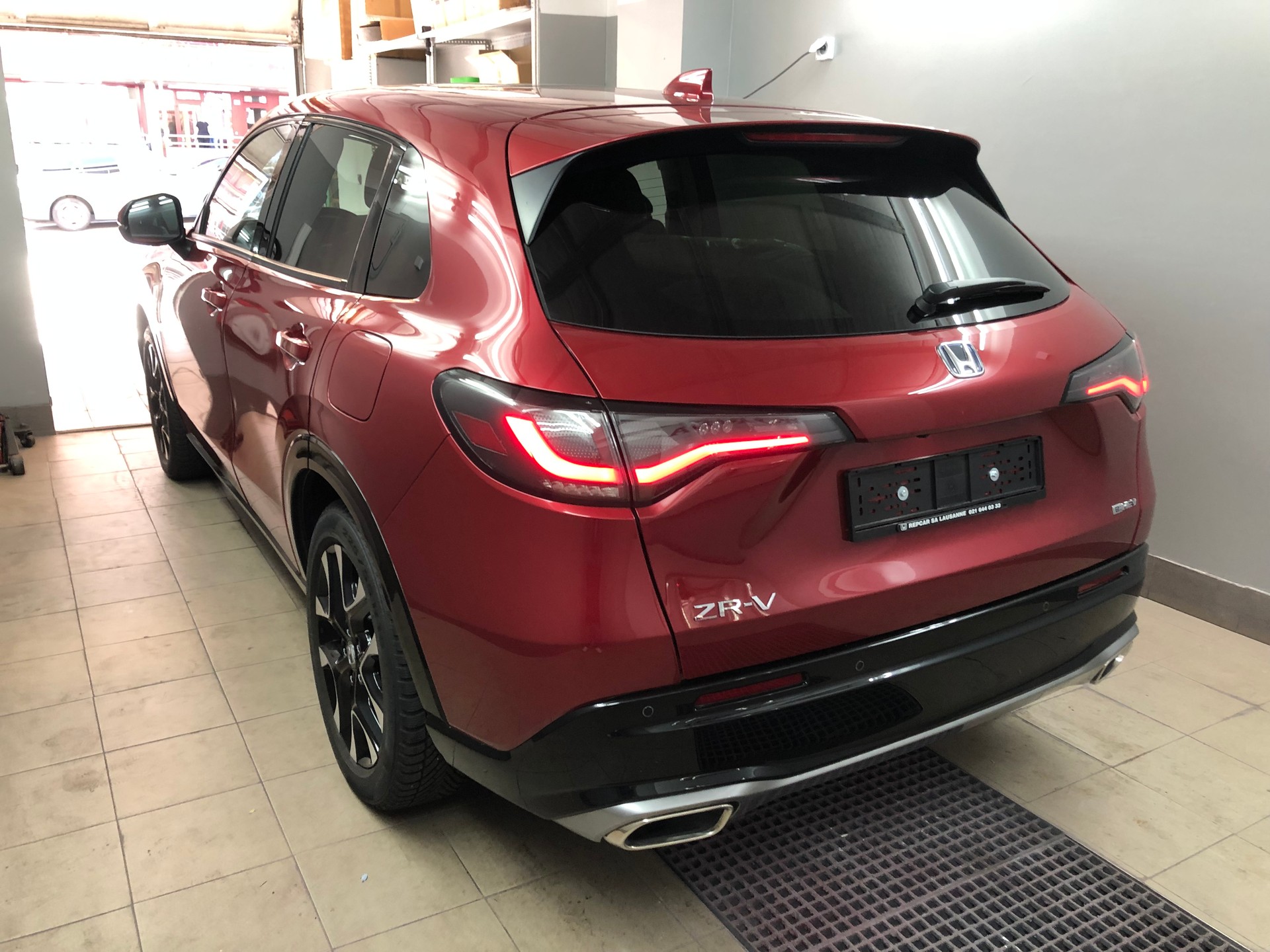 HONDA ZR-V 2.0i MMD Hybrid Advance Automatic-image-3