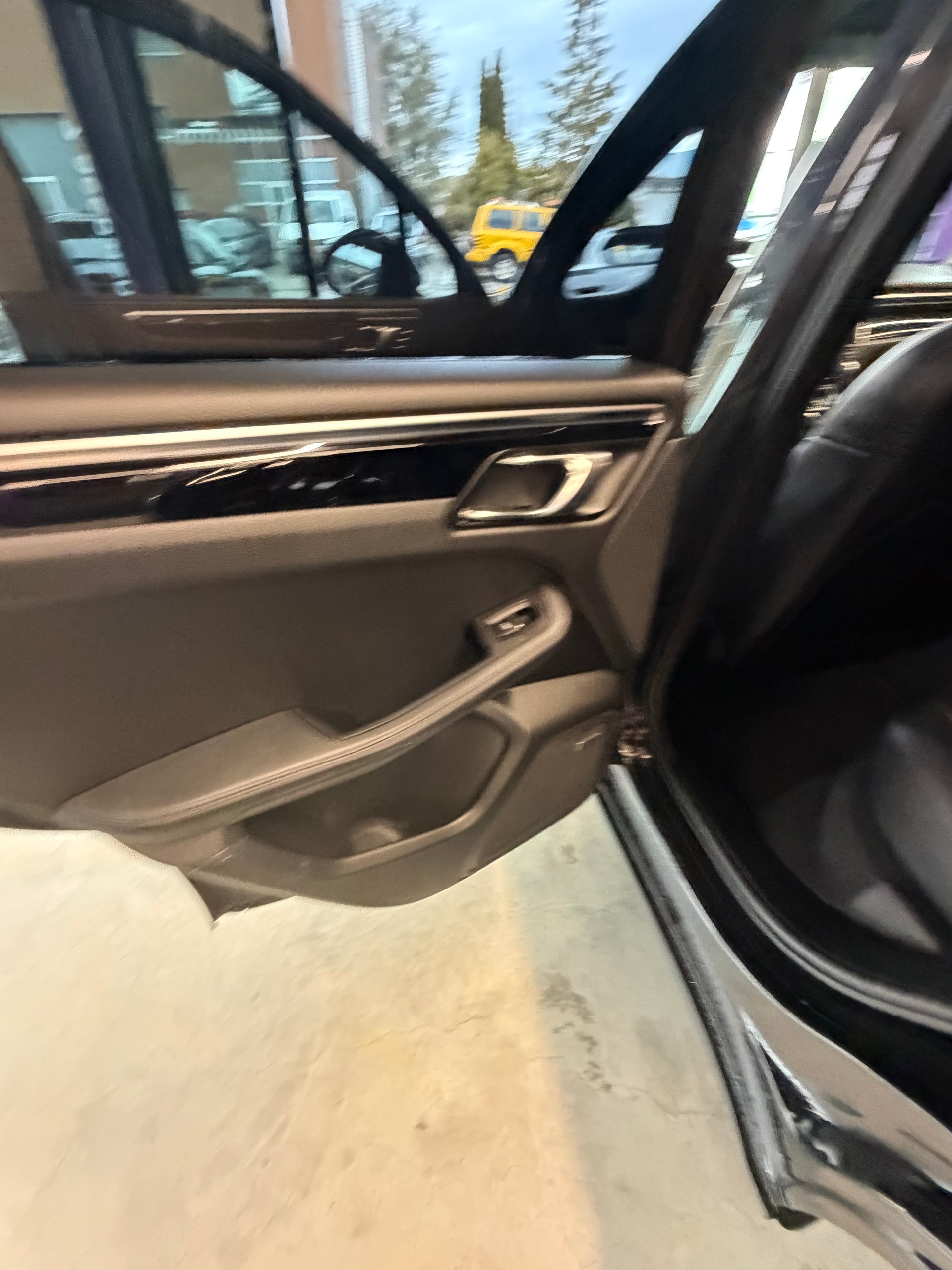 PORSCHE Macan PDK-image-12