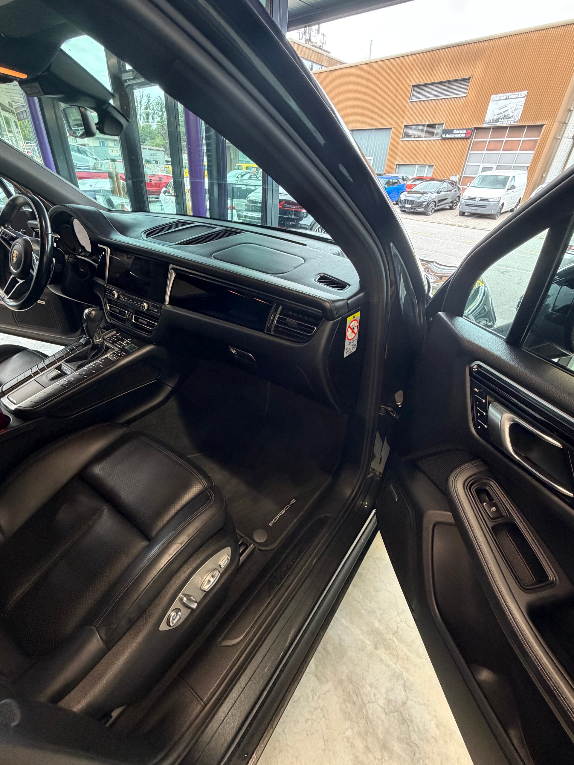 PORSCHE Macan PDK-image-17