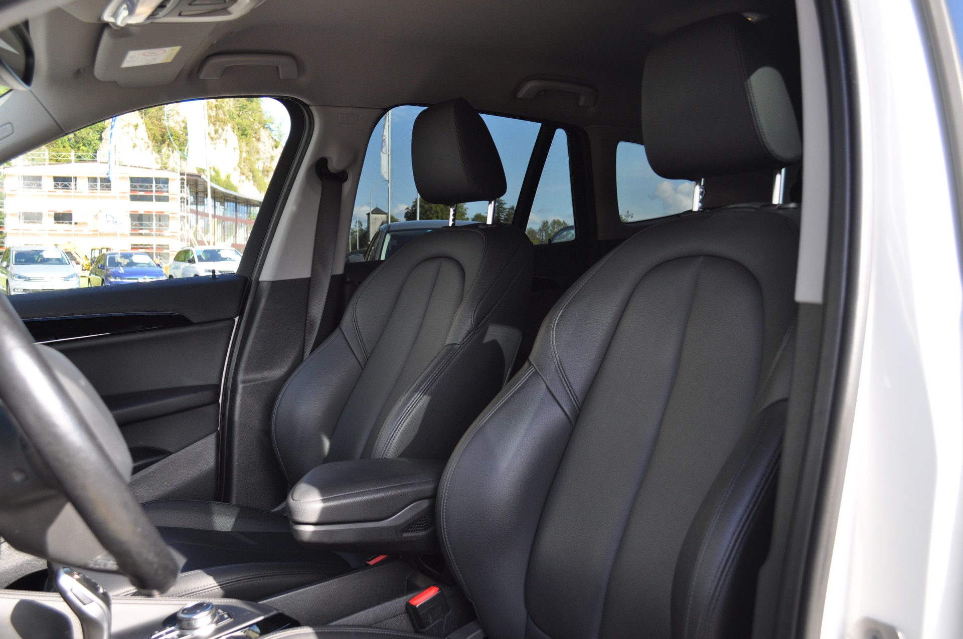 BMW X1 xDrive 18d Sport Line Fleet Edition Steptronic-image-12