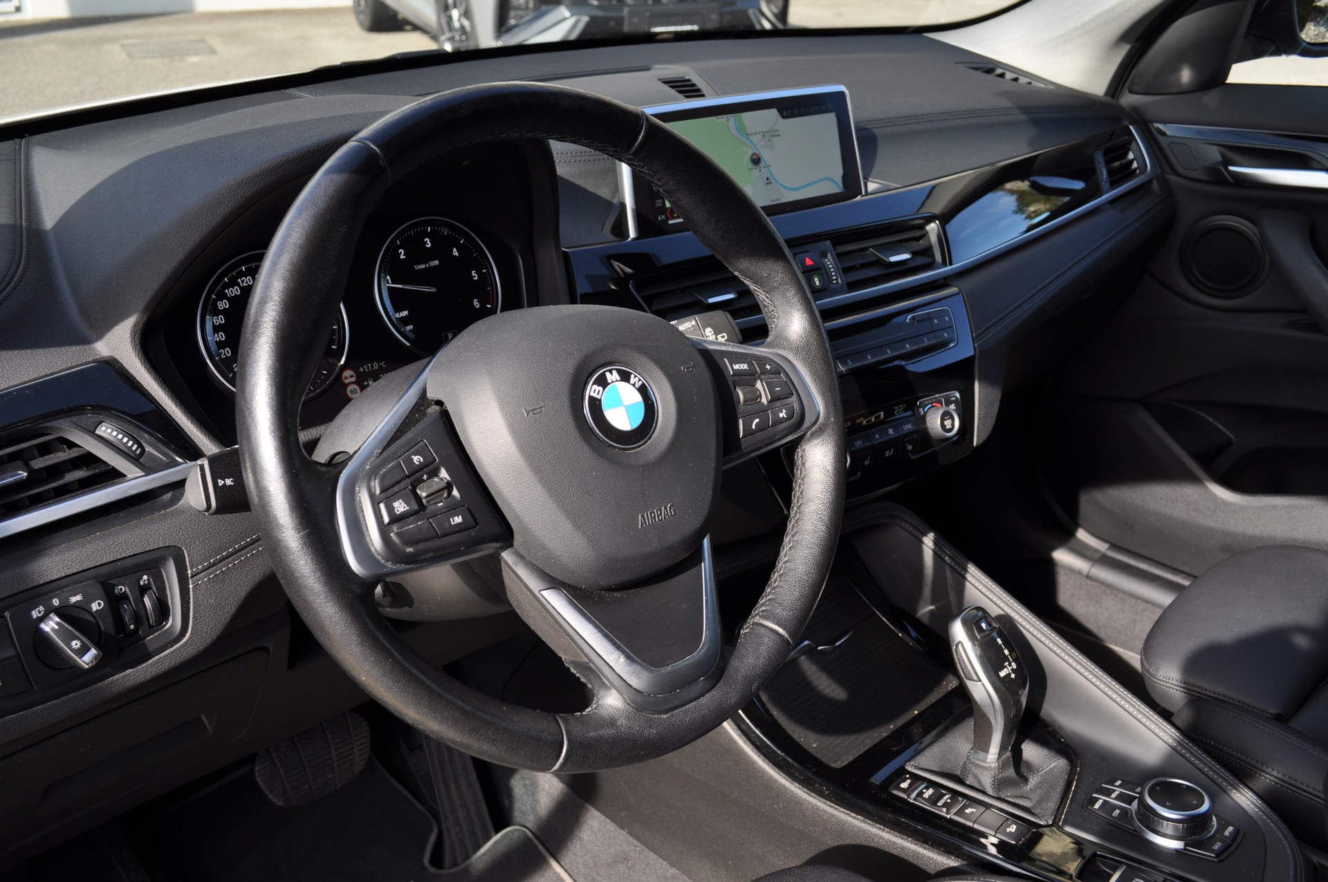 BMW X1 xDrive 18d Sport Line Fleet Edition Steptronic-image-7