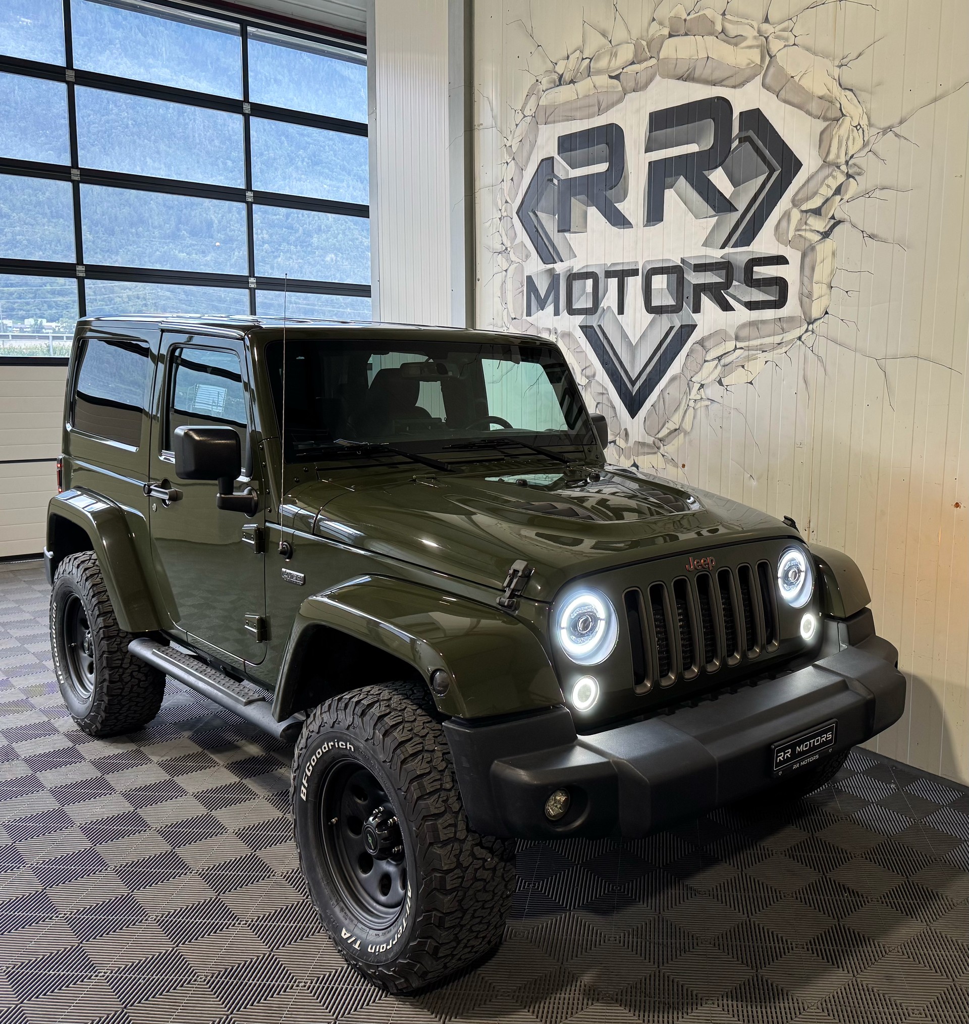 JEEP Wrangler 2.8 CRD 75th Anniversary Automatic-image-6