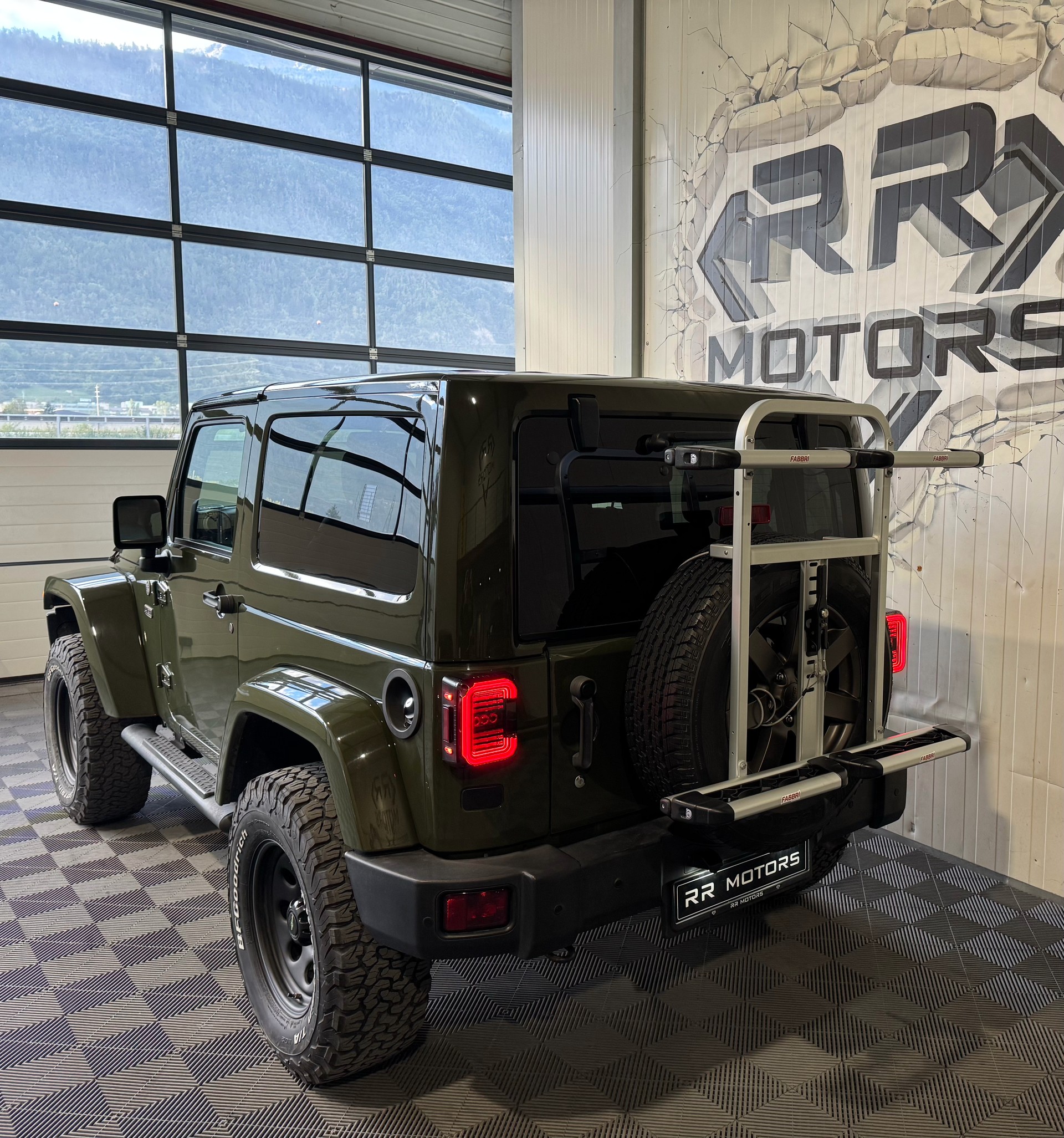 JEEP Wrangler 2.8 CRD 75th Anniversary Automatic-image-3