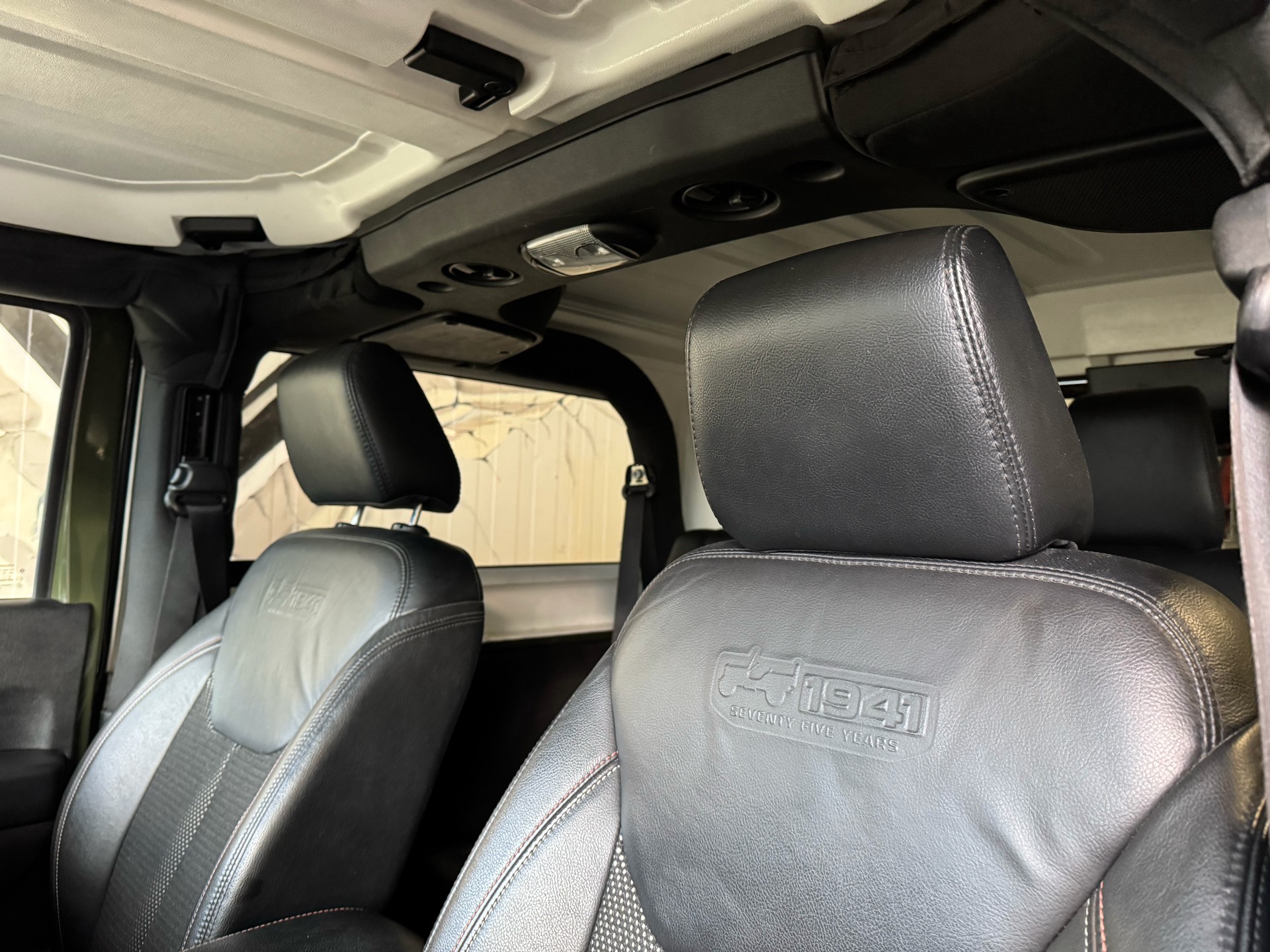JEEP Wrangler 2.8 CRD 75th Anniversary Automatic-image-13