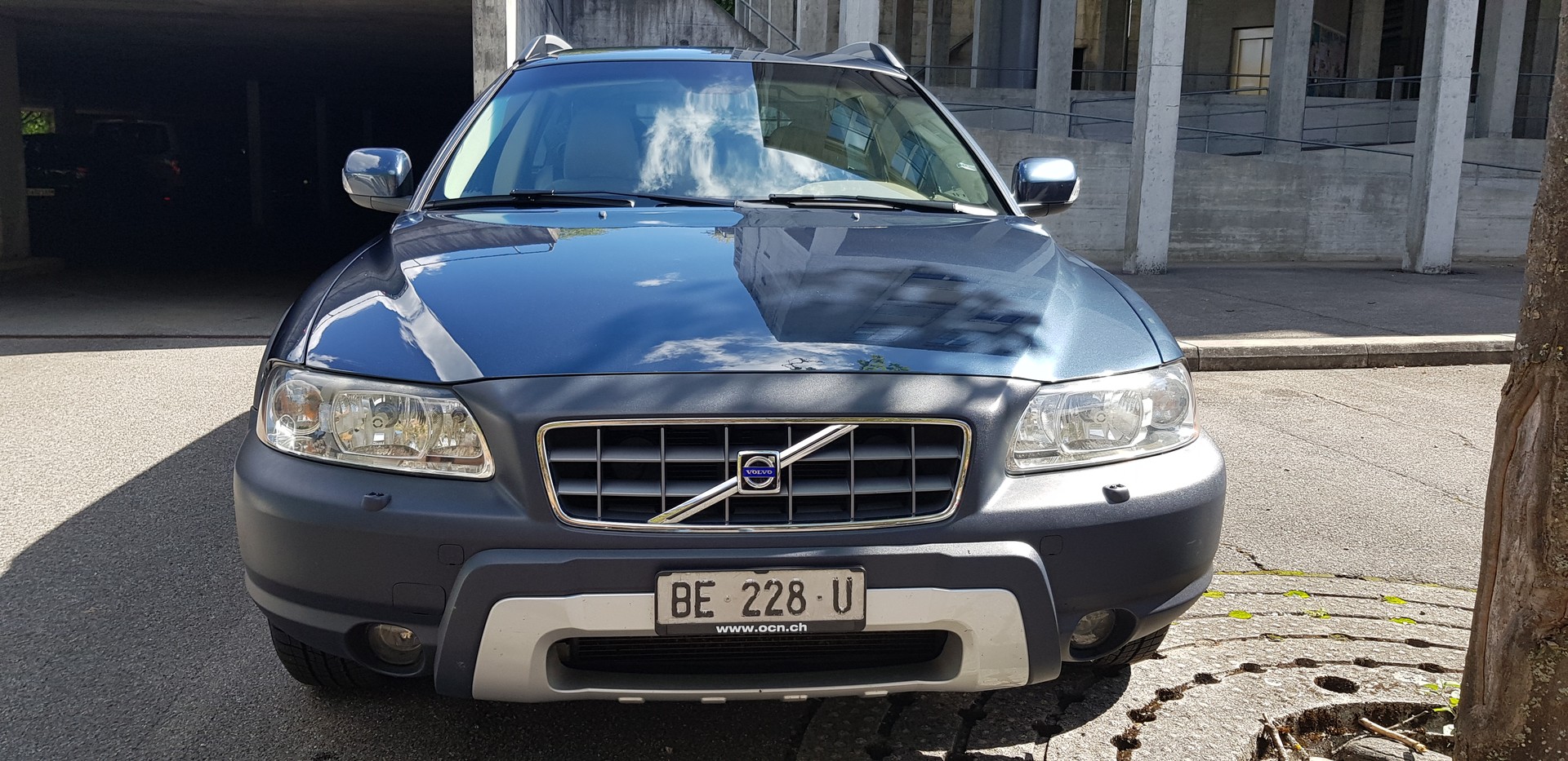 VOLVO XC70 2.5T AWD CROSS COUNTRY-image-4