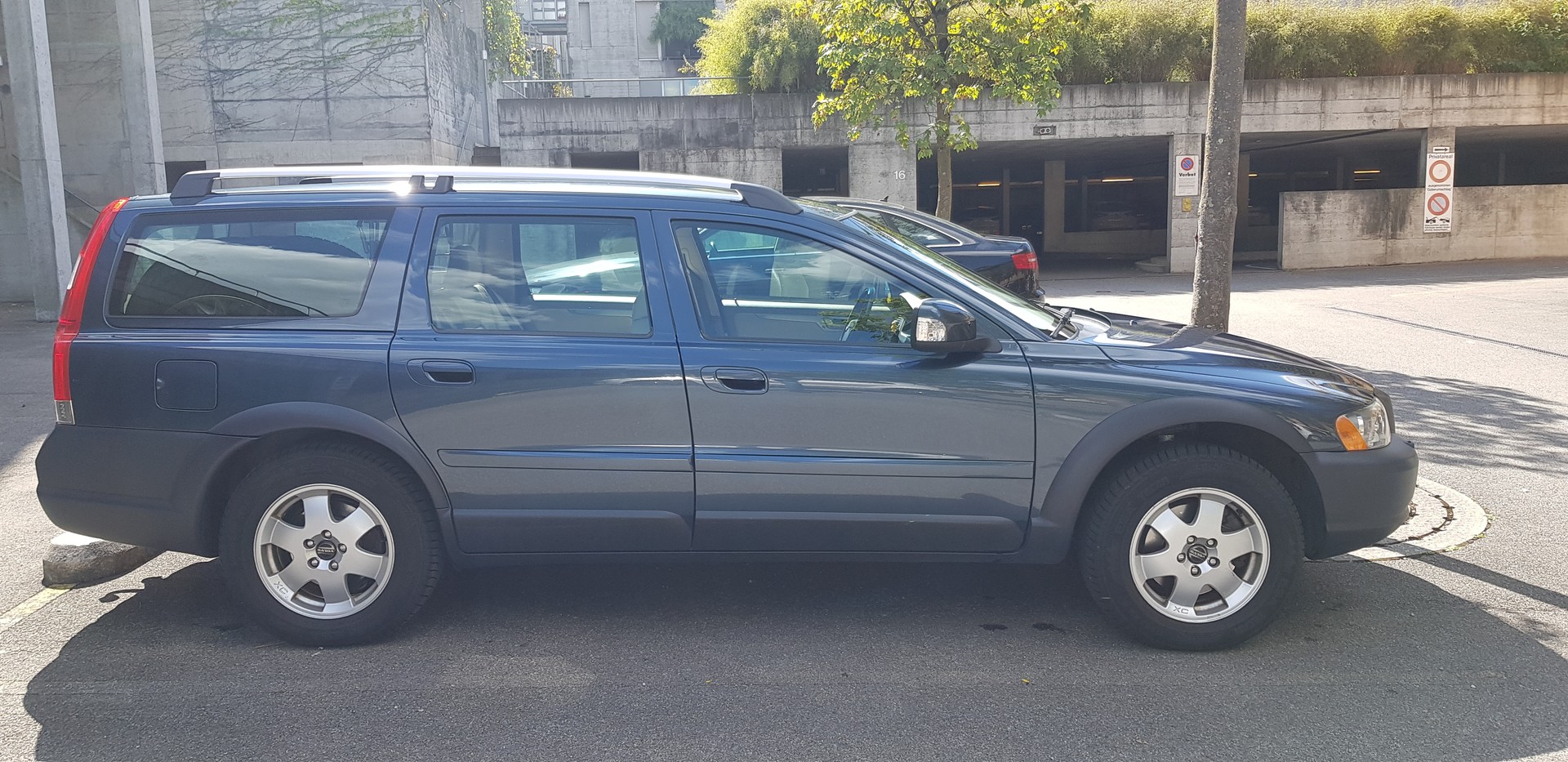 VOLVO XC70 2.5T AWD CROSS COUNTRY-image-3