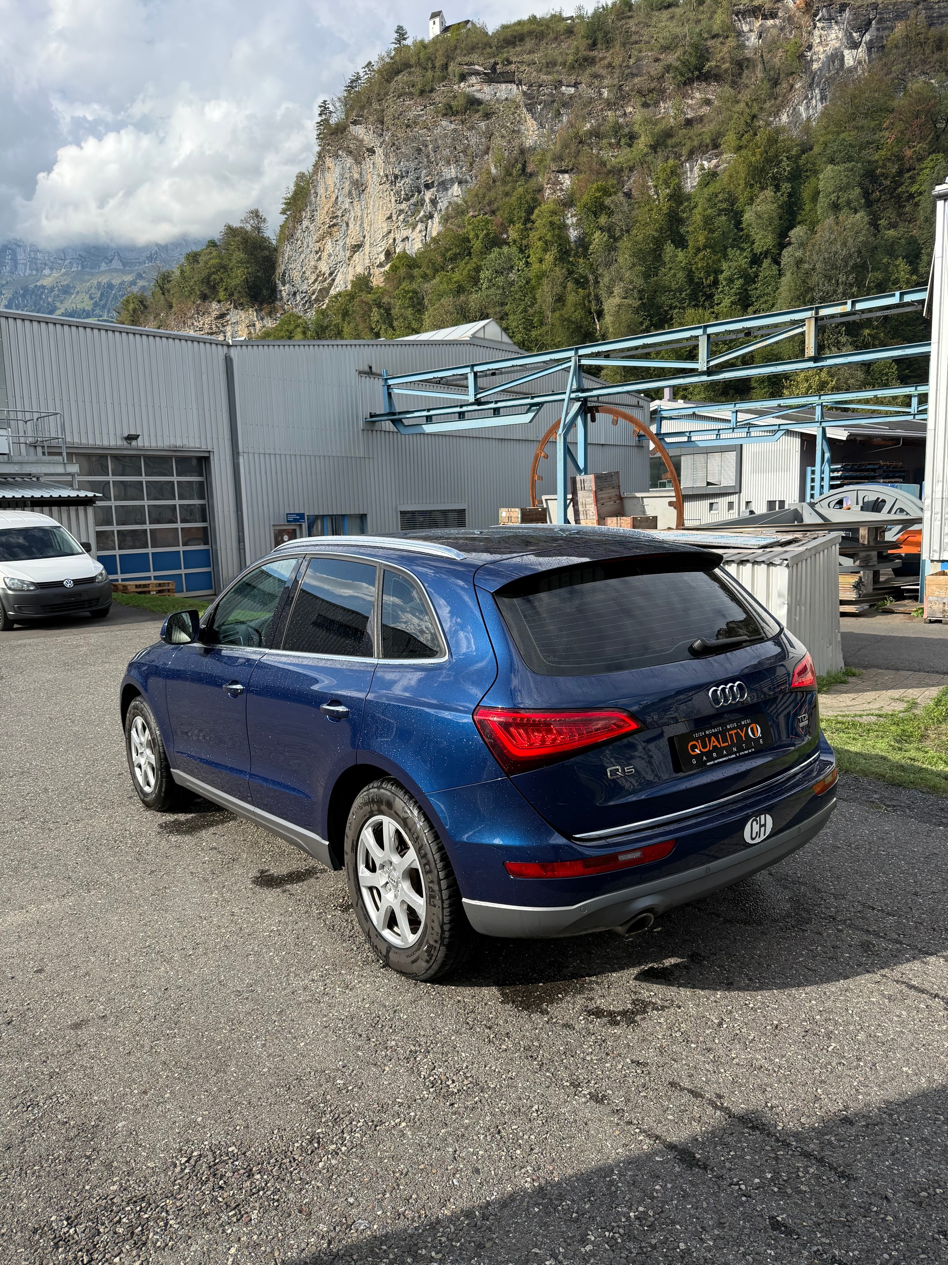 AUDI Q5 2.0 TDI-image-15