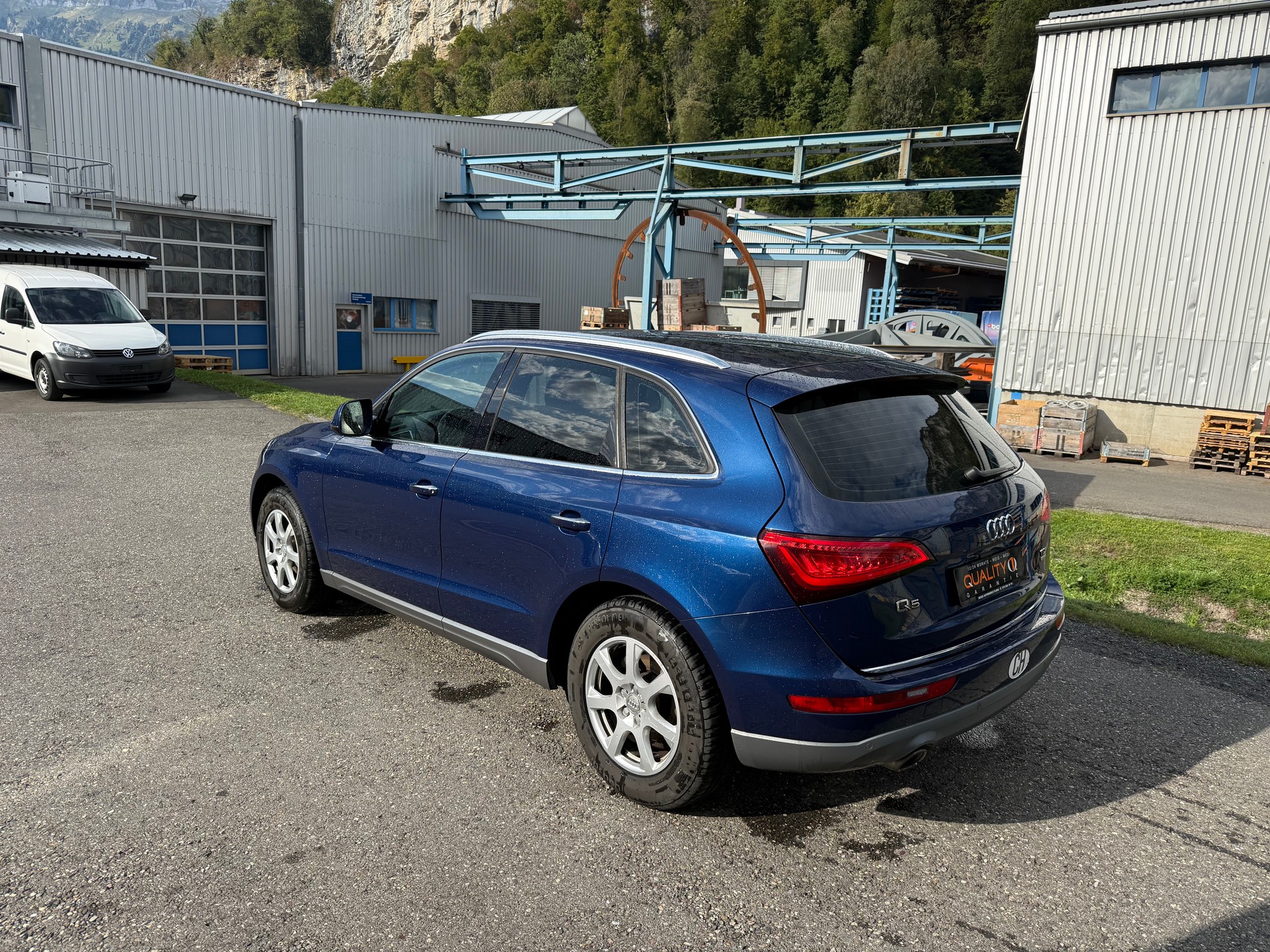 AUDI Q5 2.0 TDI-image-14