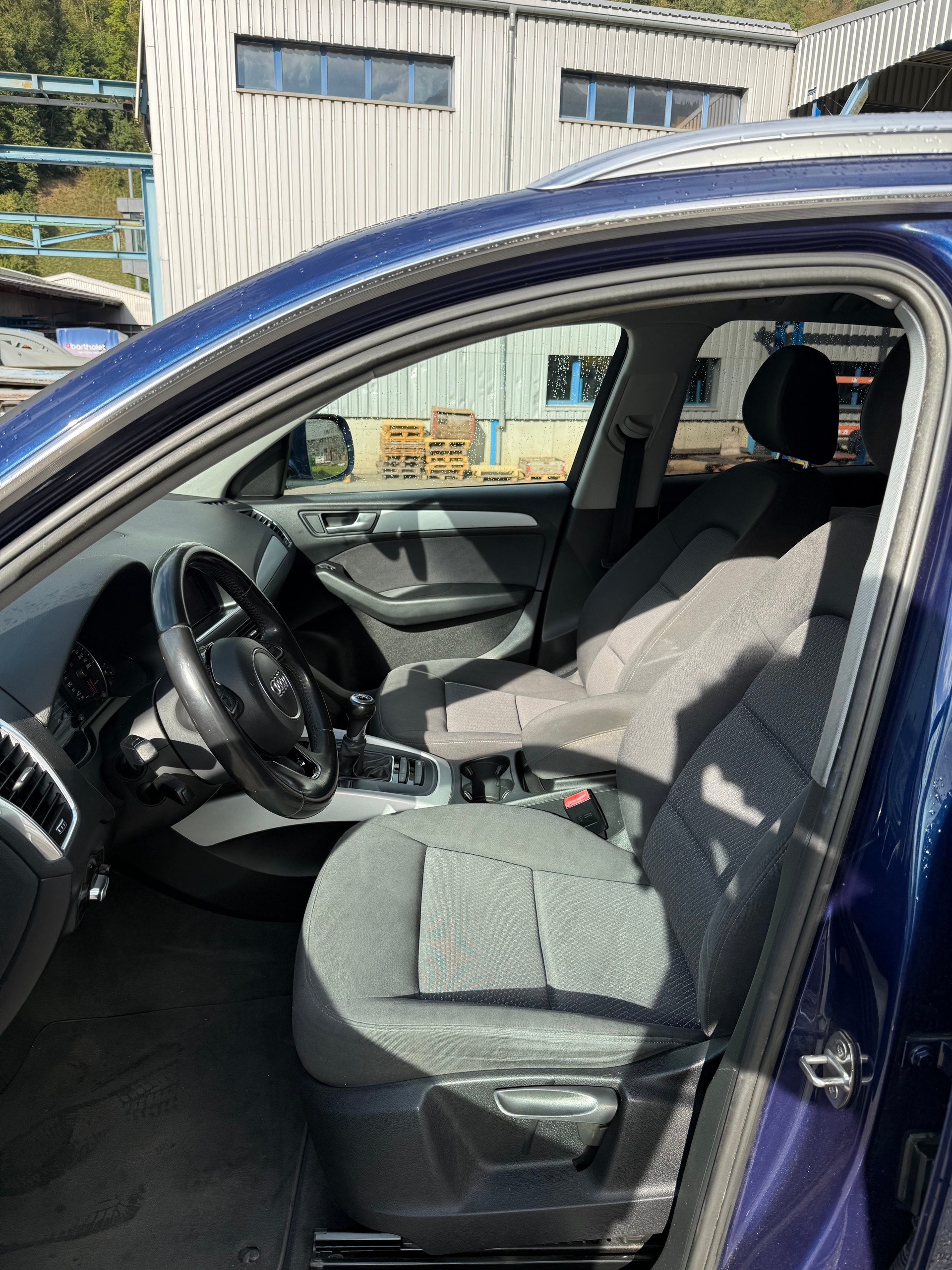 AUDI Q5 2.0 TDI-image-8