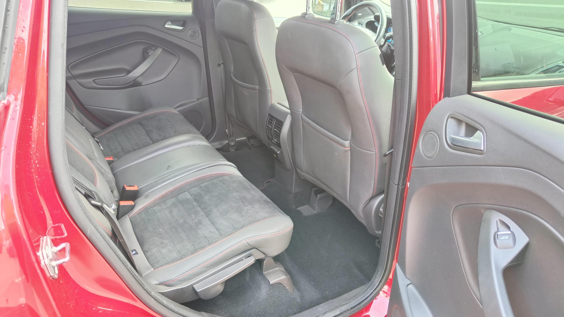 FORD Kuga 2.0 TDCi ST Line High 4WD PowerShift-image-8