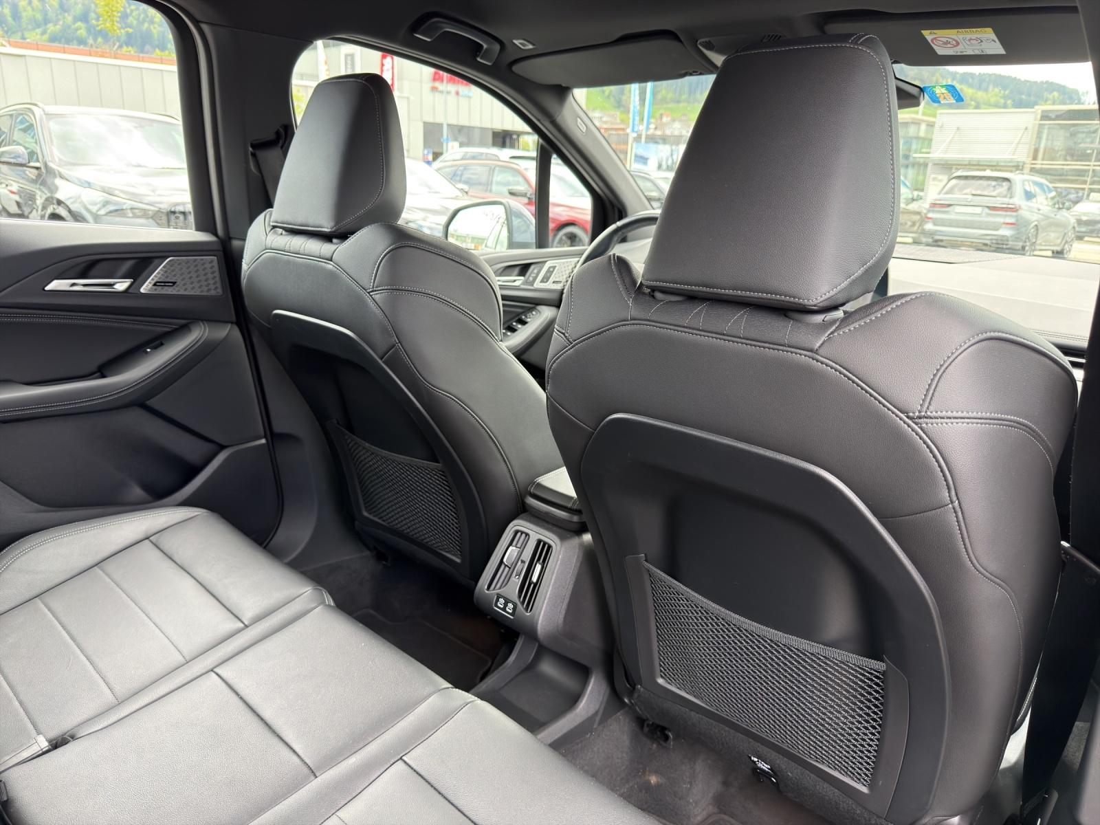 BMW 223i xDrive-image-17