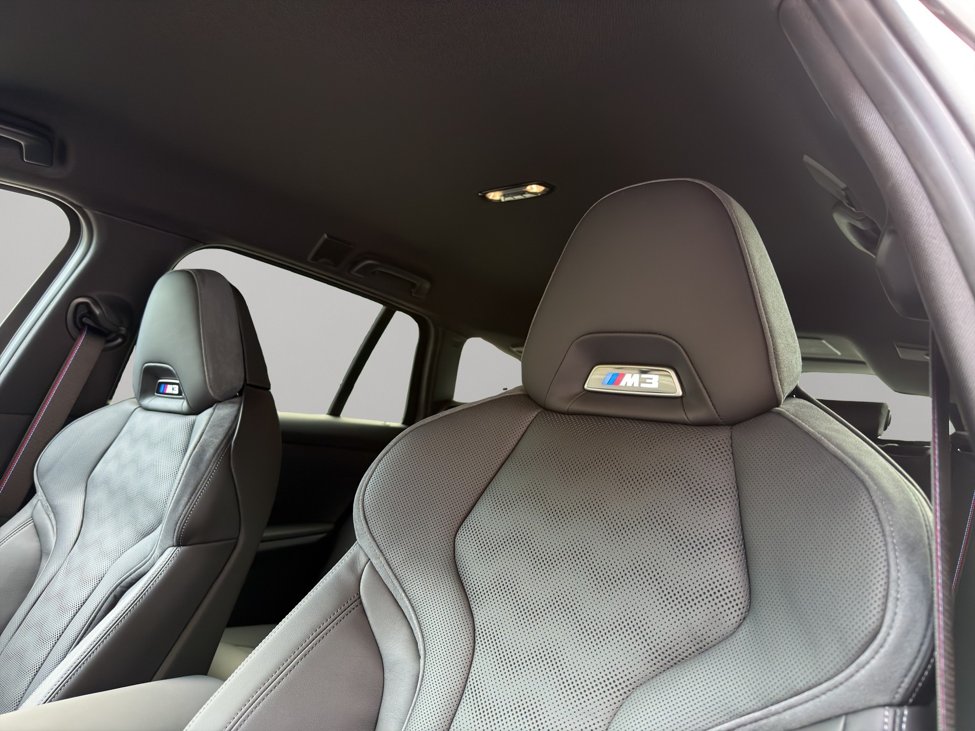 BMW M3 Touring xDrive Competition M-image-11