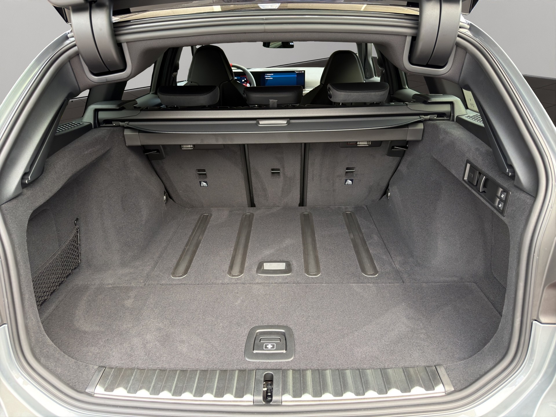BMW M3 Touring xDrive Competition M-image-18