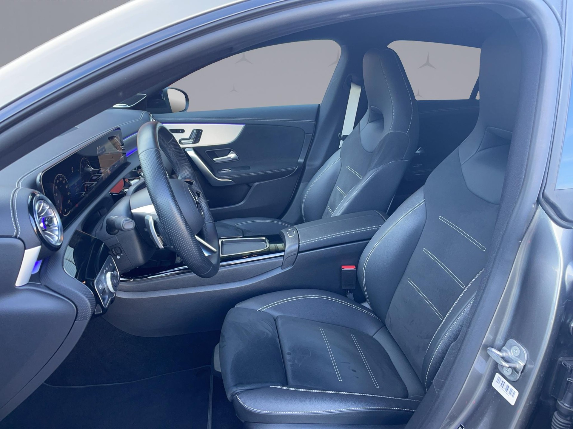 MERCEDES-BENZ CLA 250 Shooting Brake AMG Line 4matic-image-9