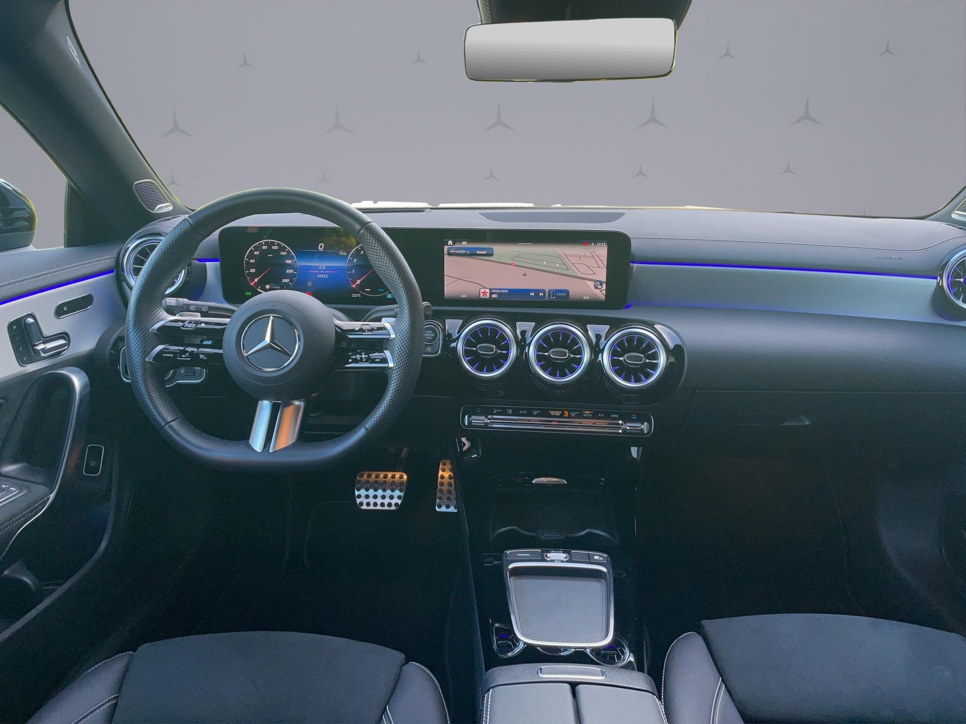 MERCEDES-BENZ CLA 250 Shooting Brake AMG Line 4matic-image-13