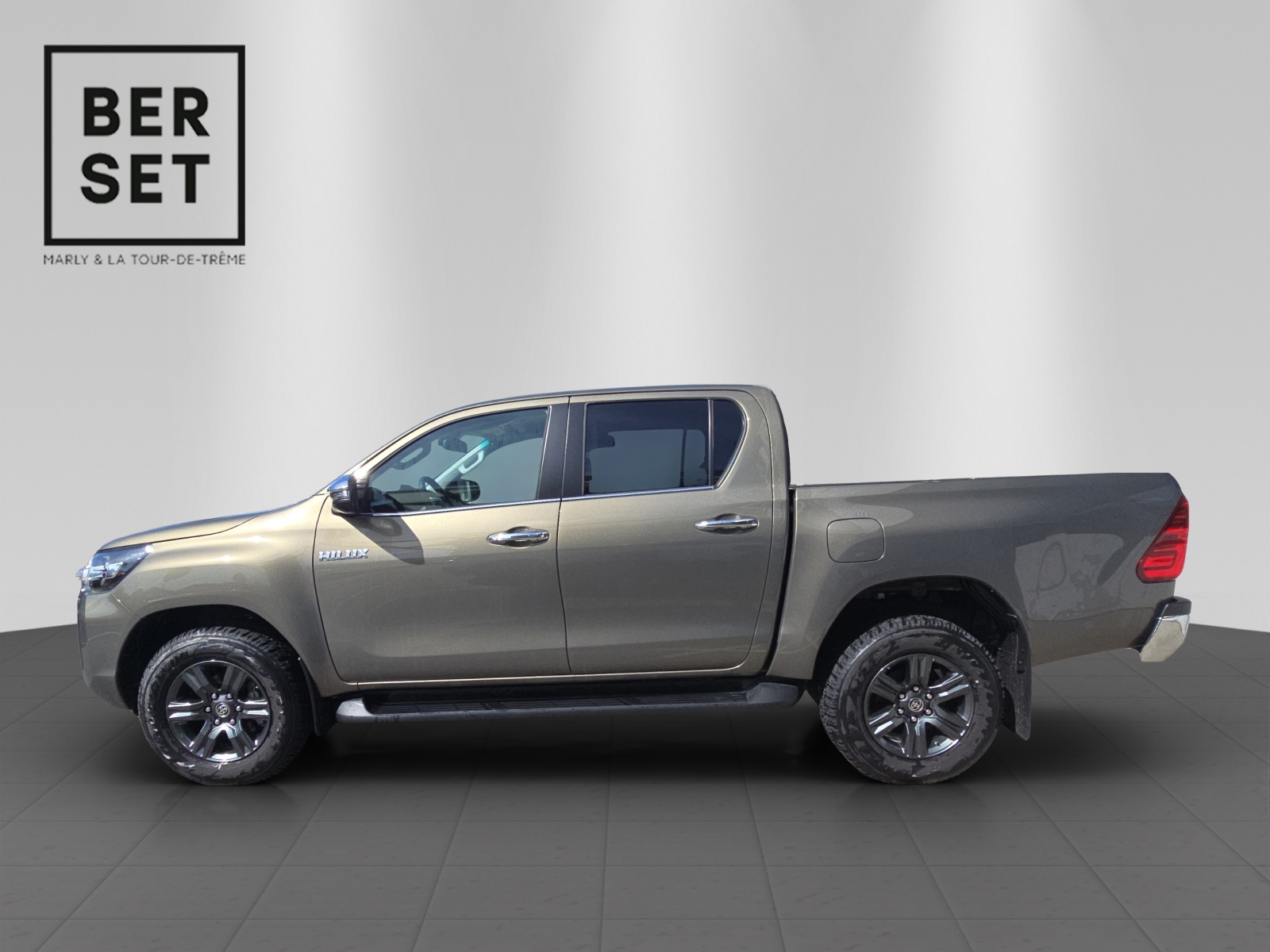 TOYOTA Hilux Double Cab.-Pick-up 2.8 D-4D MHEV 204 Style-image-1