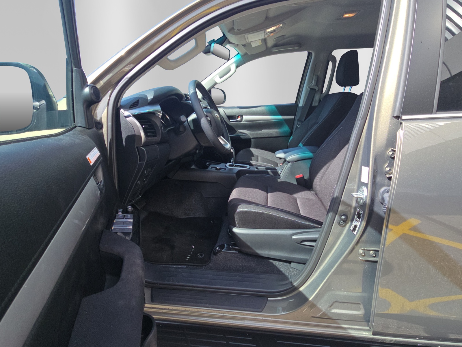 TOYOTA Hilux Double Cab.-Pick-up 2.8 D-4D MHEV 204 Style-image-10