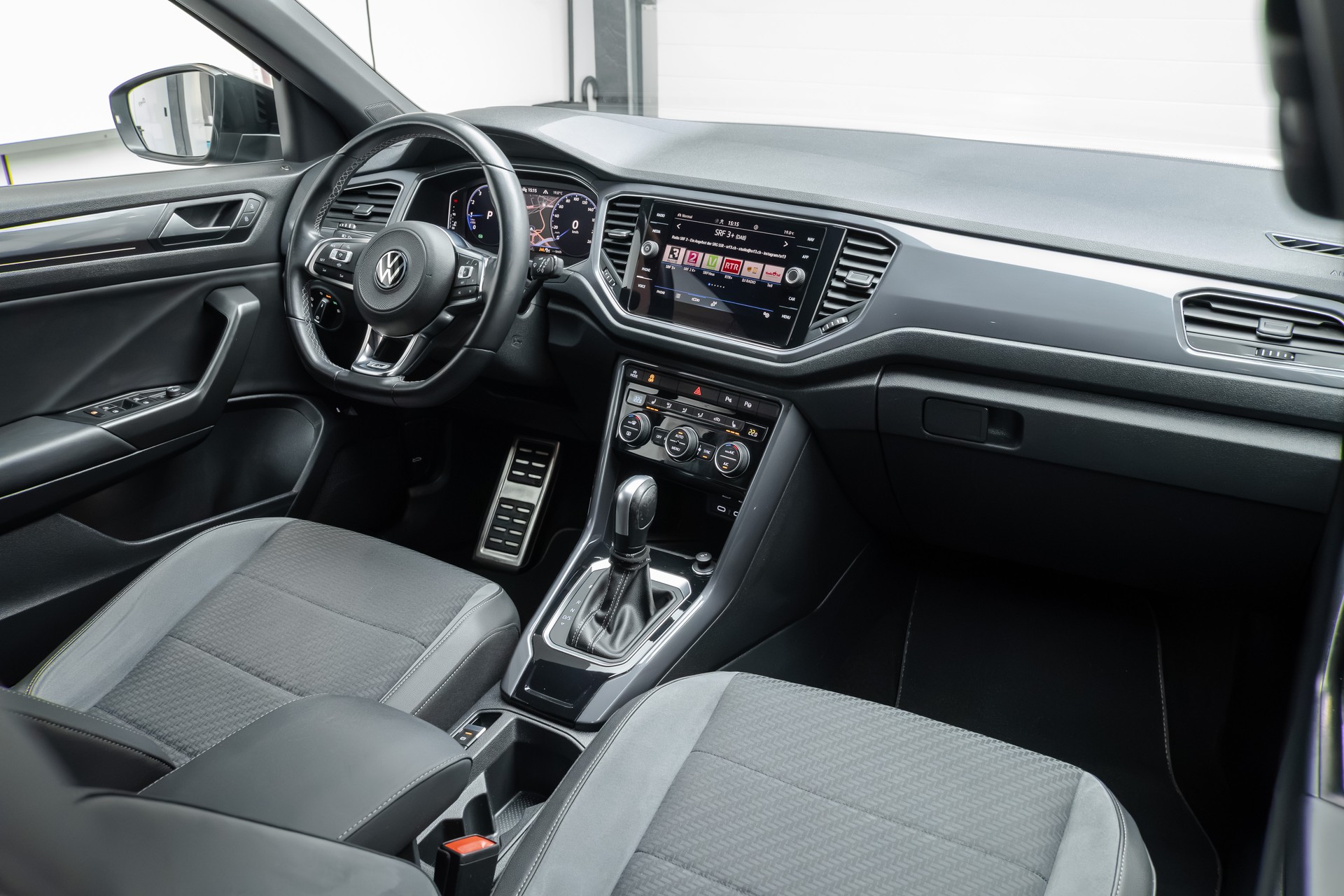 VW T-Roc 1.5 TSI EVO R-Line Sport DSG-image-7