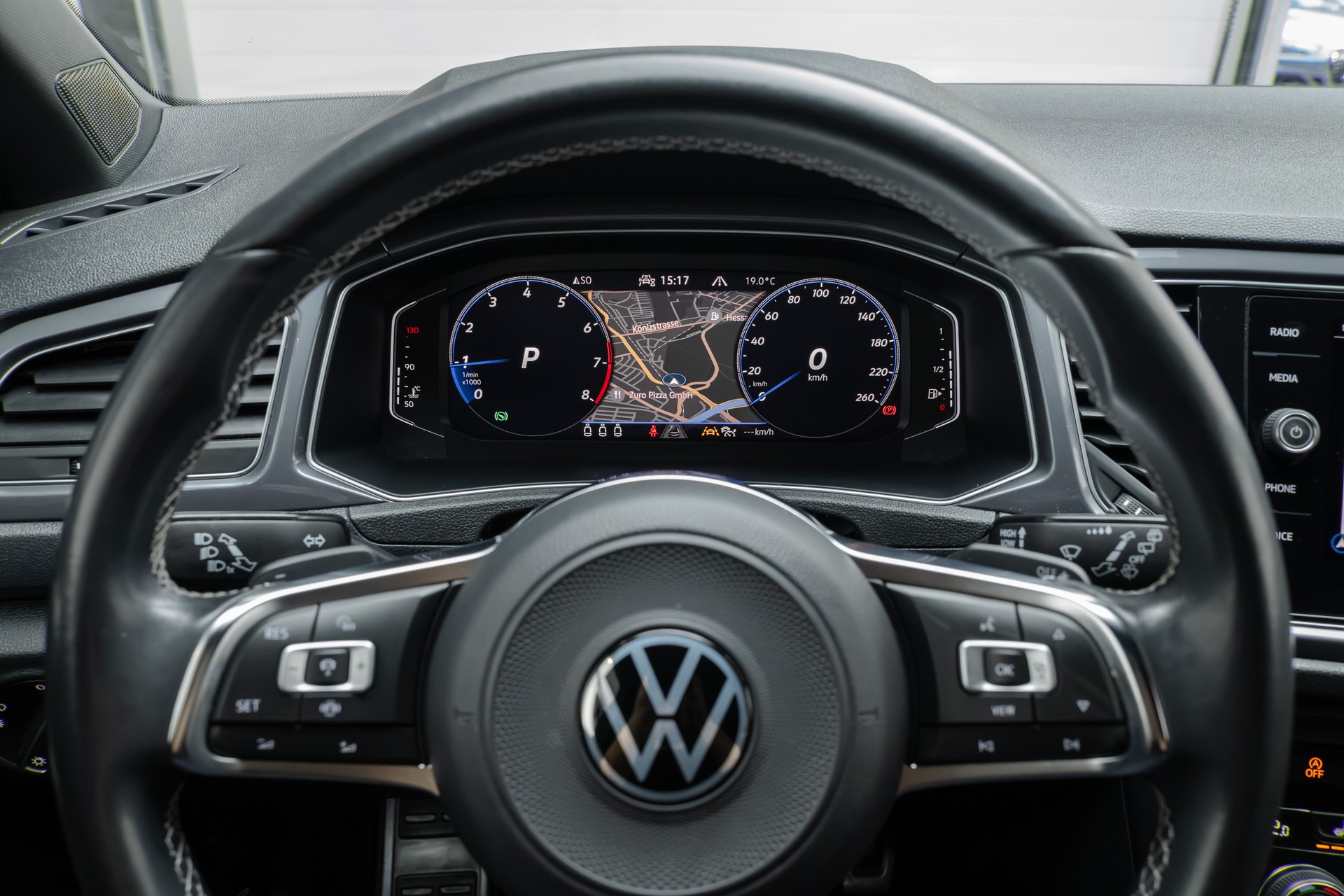VW T-Roc 1.5 TSI EVO R-Line Sport DSG-image-12