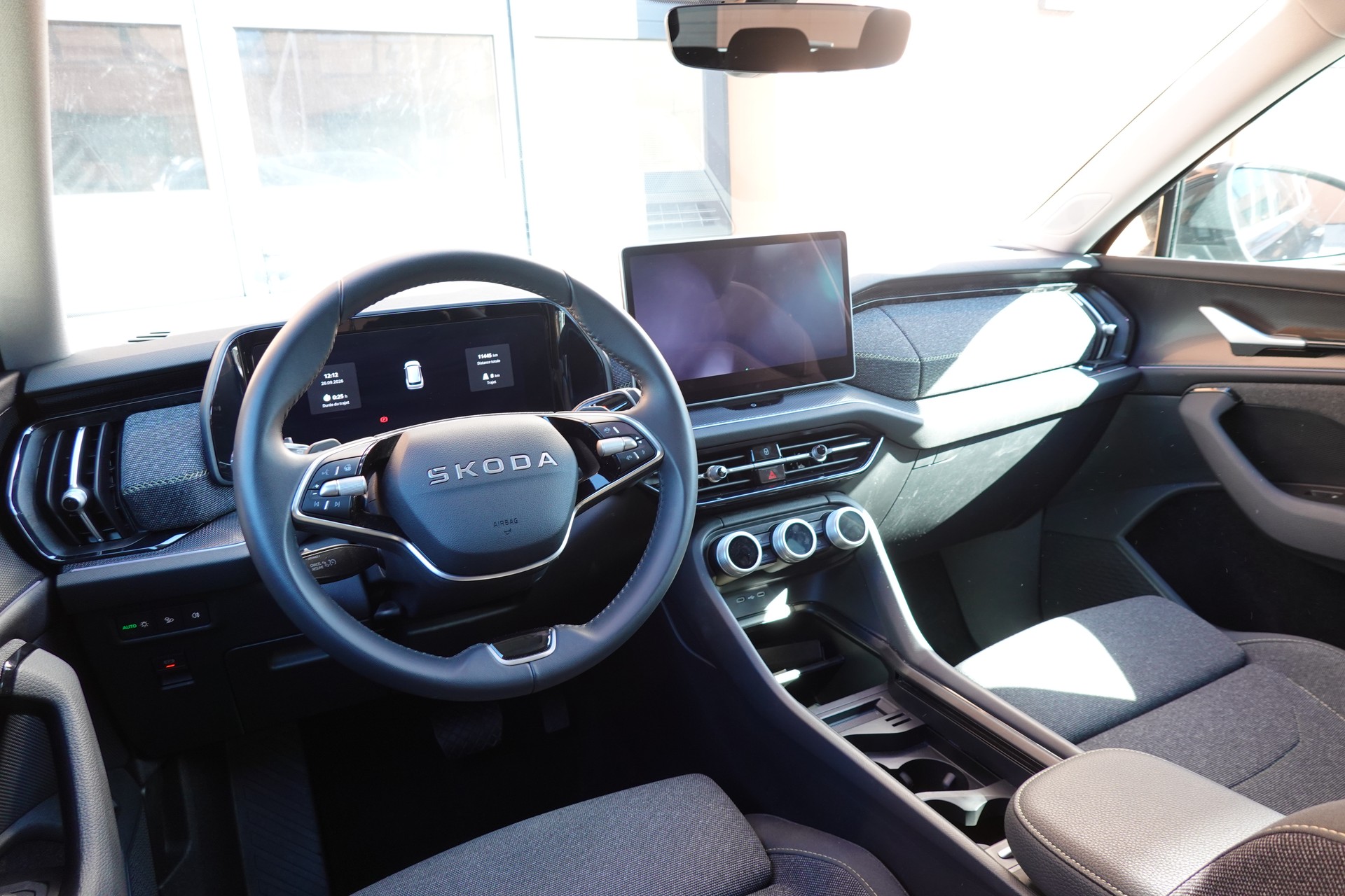 SKODA Kodiaq 1.5 TSI mHEV "* 7 Places * Crochet remorque * Caméra * Tempomat Adaptatif * Clim Auto * Hayon Electrique *"-image-12