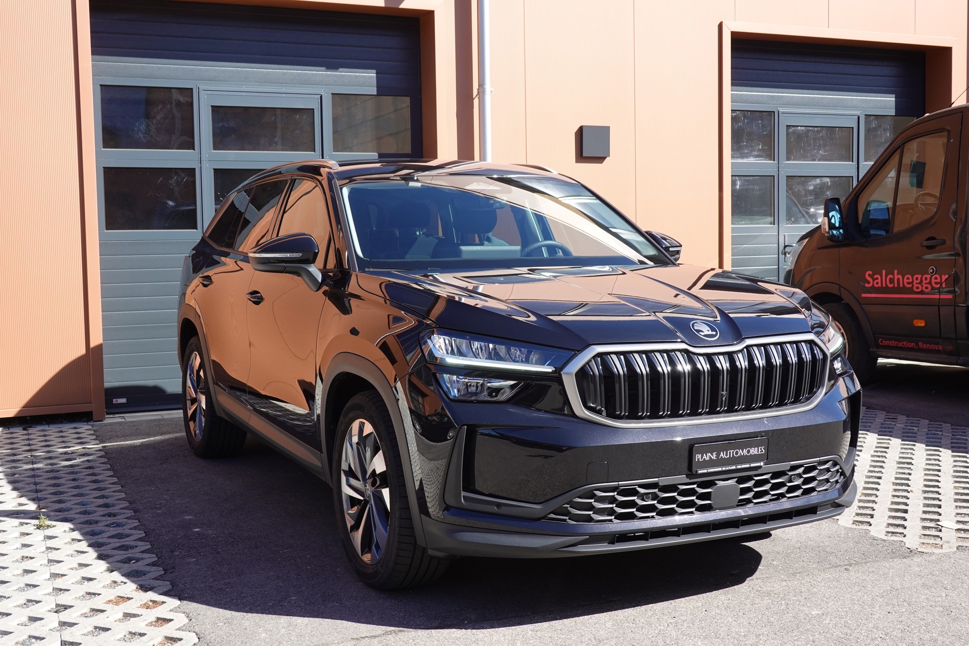SKODA Kodiaq 1.5 TSI mHEV "* 7 Places * Crochet remorque * Caméra * Tempomat Adaptatif * Clim Auto * Hayon Electrique *"-image-2