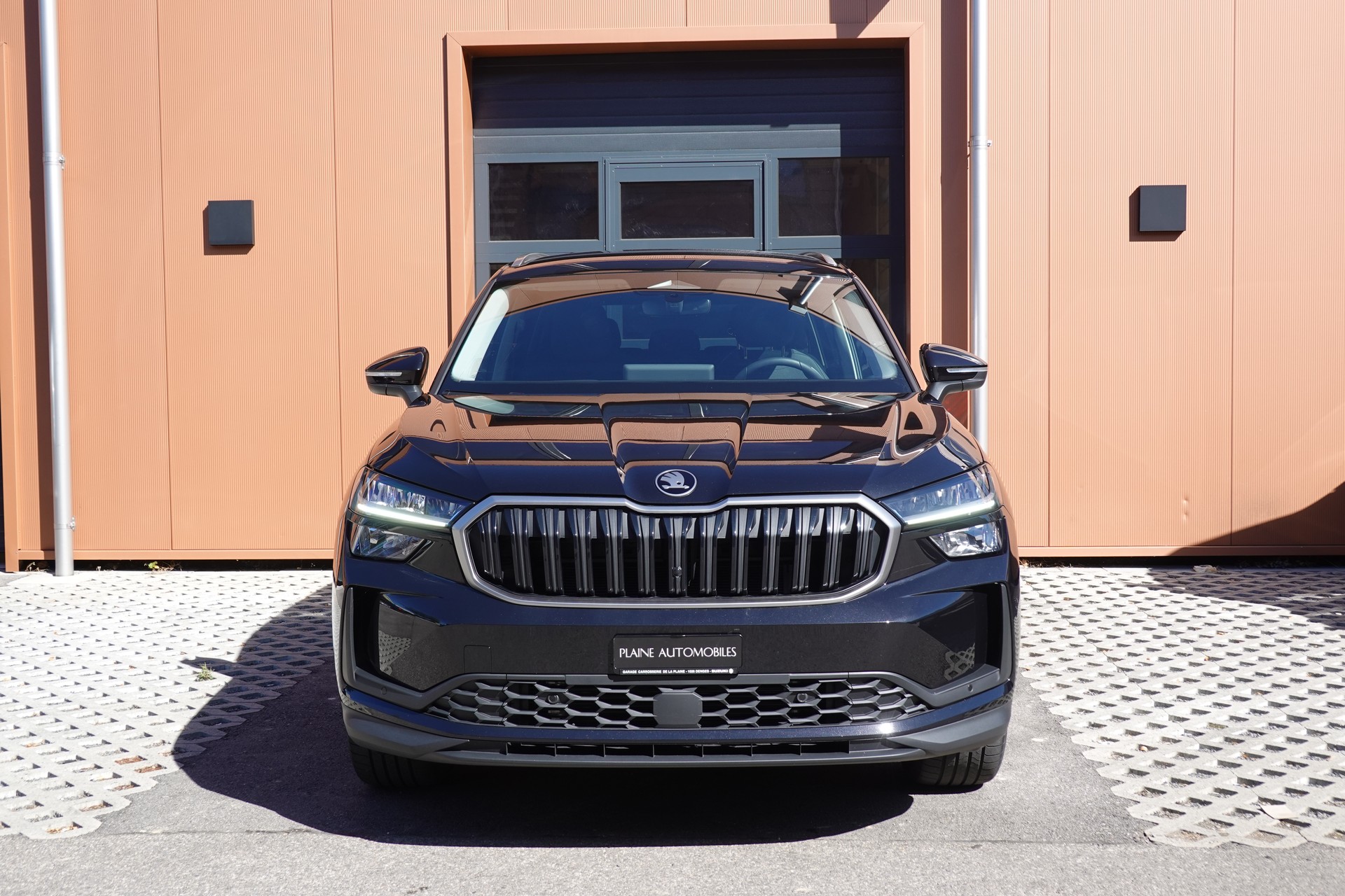 SKODA Kodiaq 1.5 TSI mHEV "* 7 Places * Crochet remorque * Caméra * Tempomat Adaptatif * Clim Auto * Hayon Electrique *"-image-1