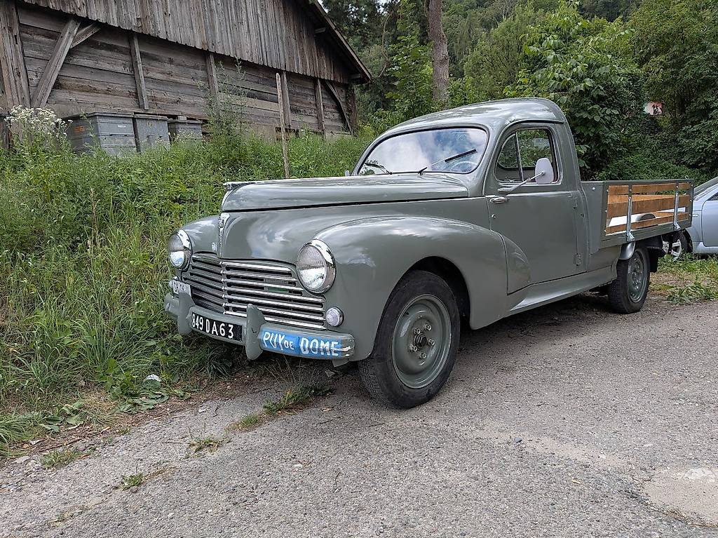 PEUGEOT 203-image-0