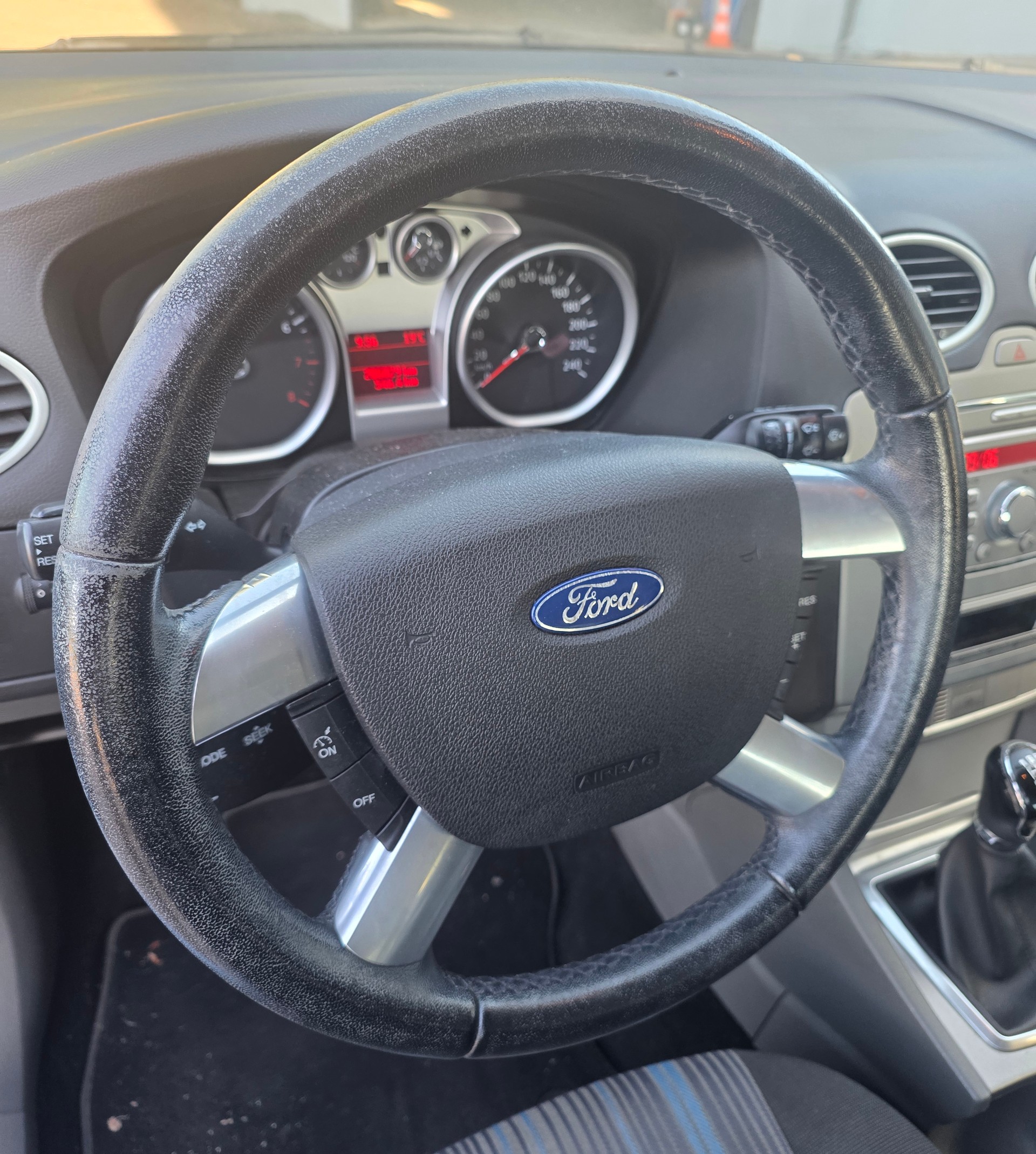 FORD Focus 1.8i Carving-image-5
