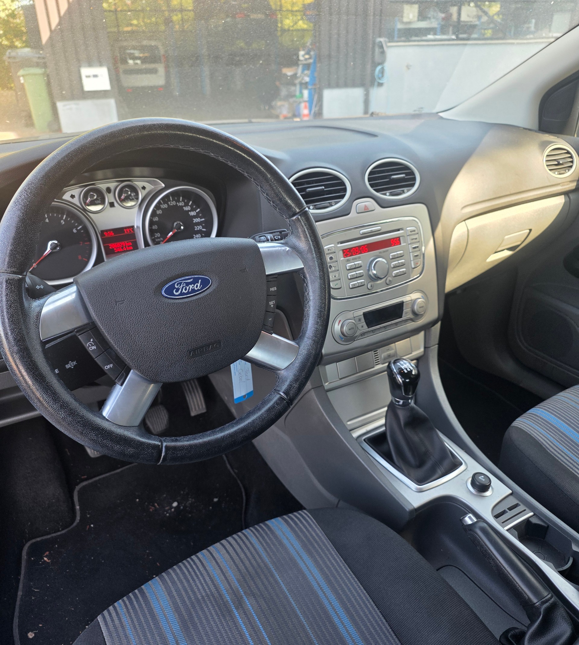 FORD Focus 1.8i Carving-image-4