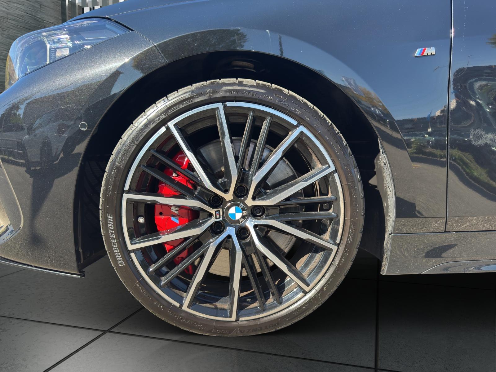 BMW 1er Reihe M135i xDrive M PERFORMANCE PAKET-image-8