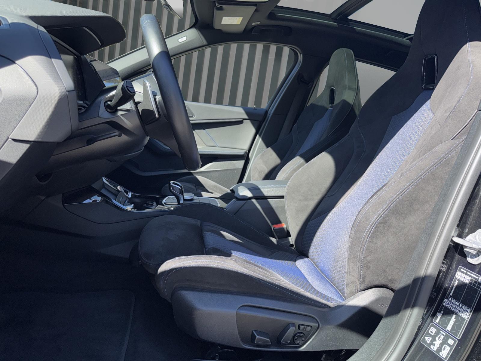 BMW 1er Reihe M135i xDrive M PERFORMANCE PAKET-image-17