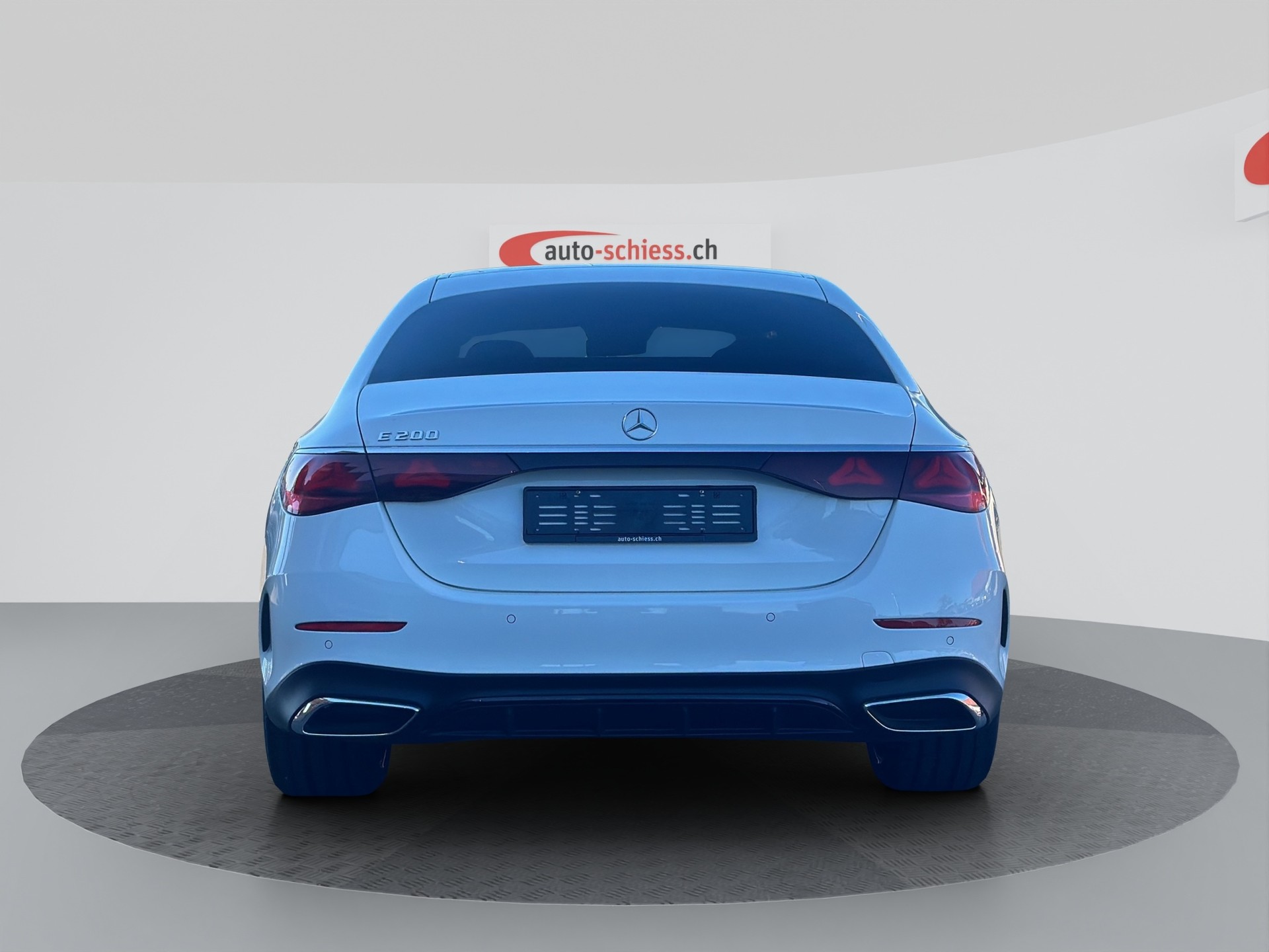MERCEDES-BENZ E 200 AMG Line 9G-Tronic Night-showroom-element-3