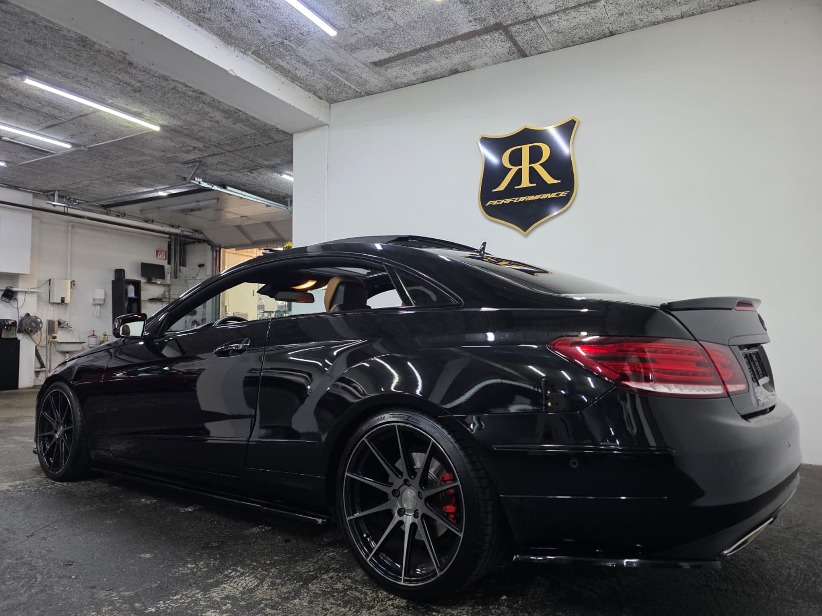 MERCEDES-BENZ E 350 BlueTEC 7G-Tronic-image-2