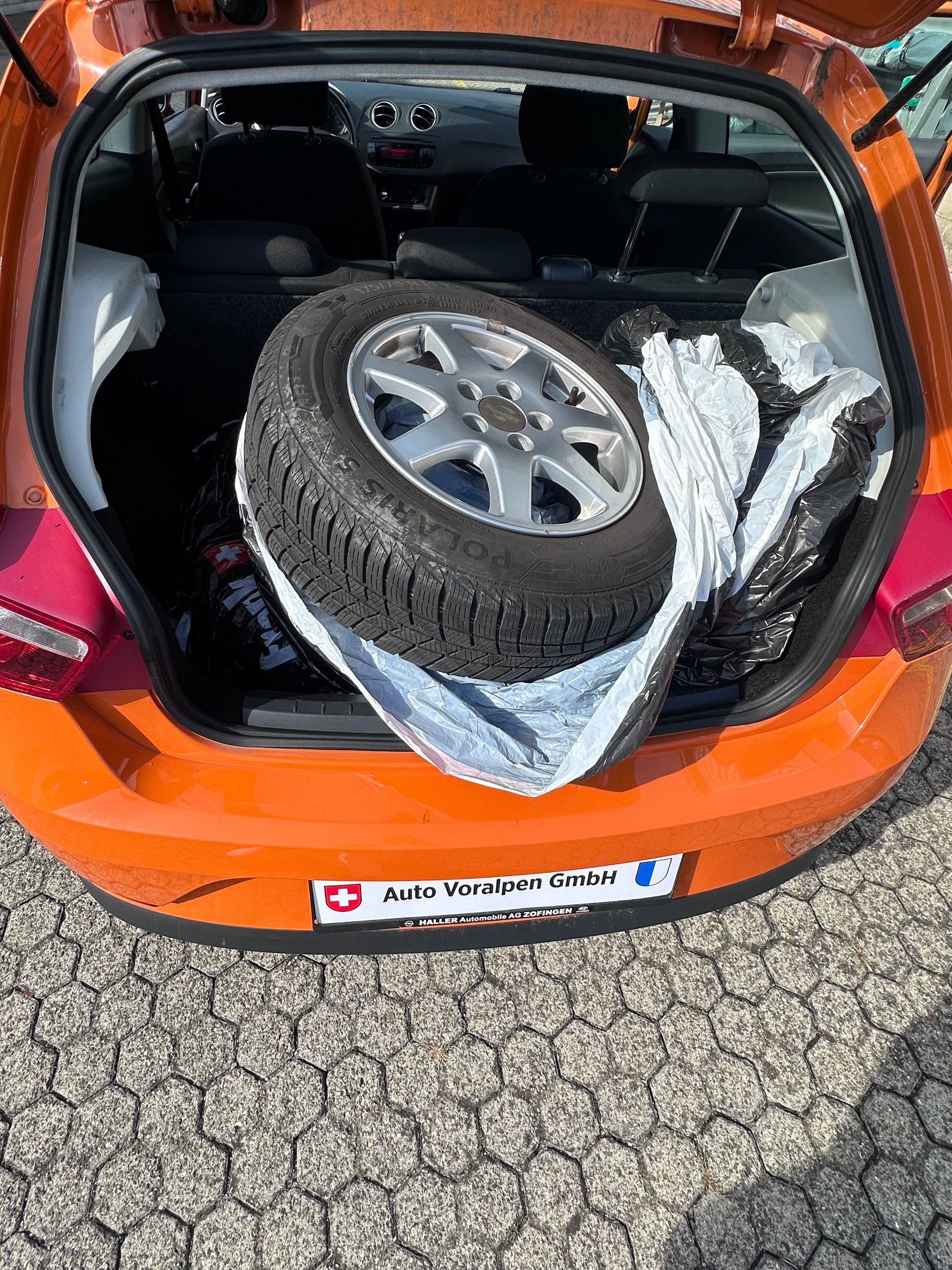 SEAT Ibiza SC 1.4 Sport-image-15