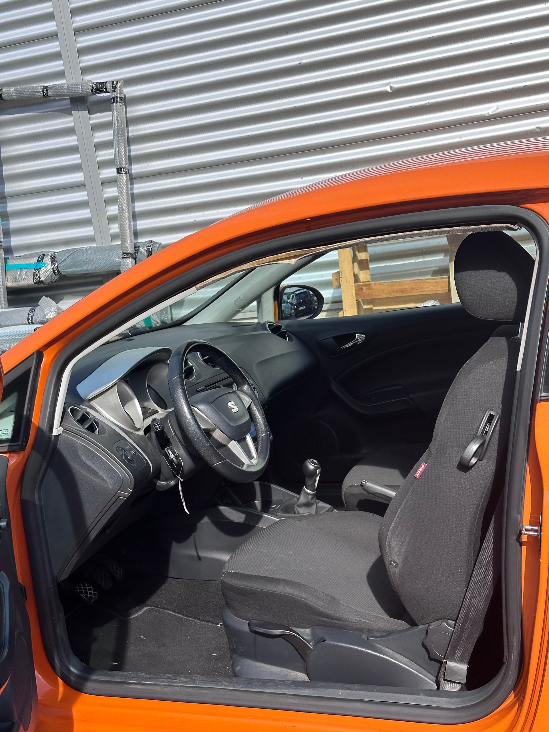 SEAT Ibiza SC 1.4 Sport-image-7
