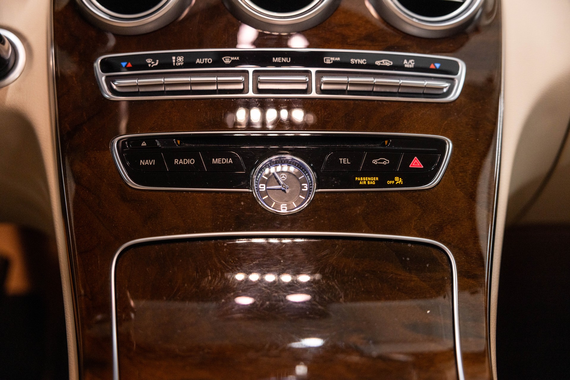 MERCEDES-BENZ C 180 Exclusive-image-25