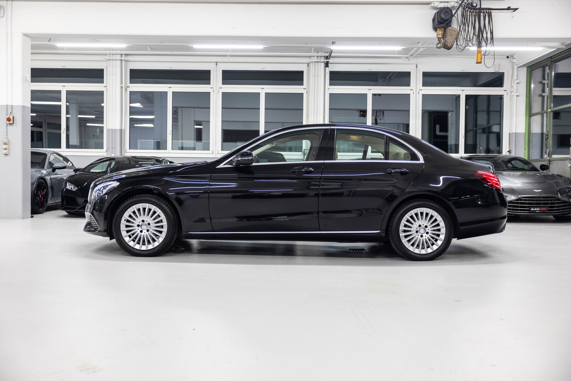 MERCEDES-BENZ C 180 Exclusive-image-4