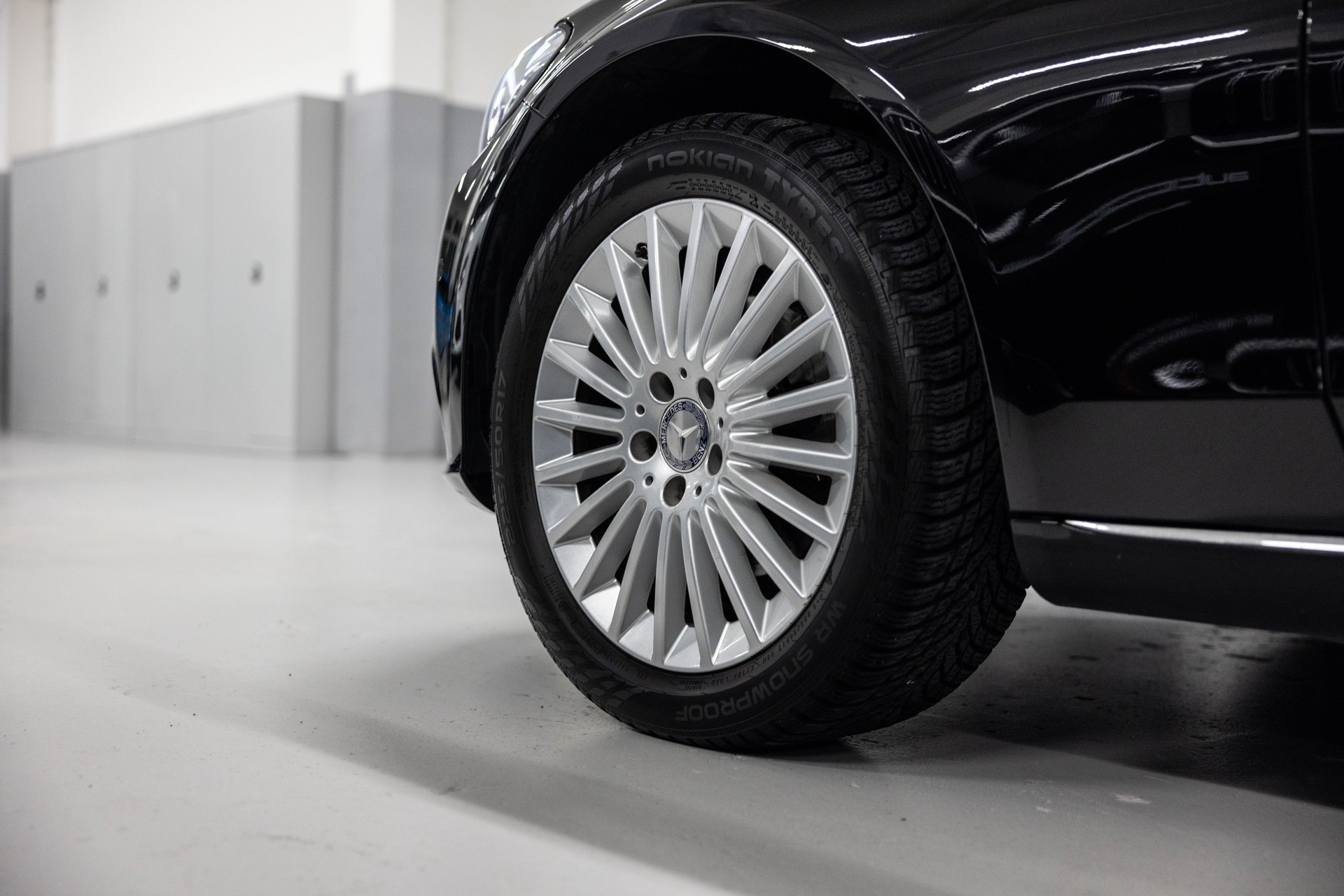 MERCEDES-BENZ C 180 Exclusive-image-9