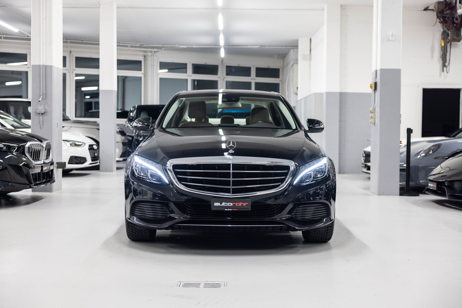 MERCEDES-BENZ C 180 Exclusive-showroom-element-1