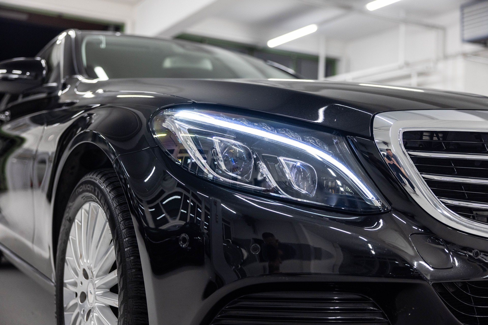 MERCEDES-BENZ C 180 Exclusive-image-12