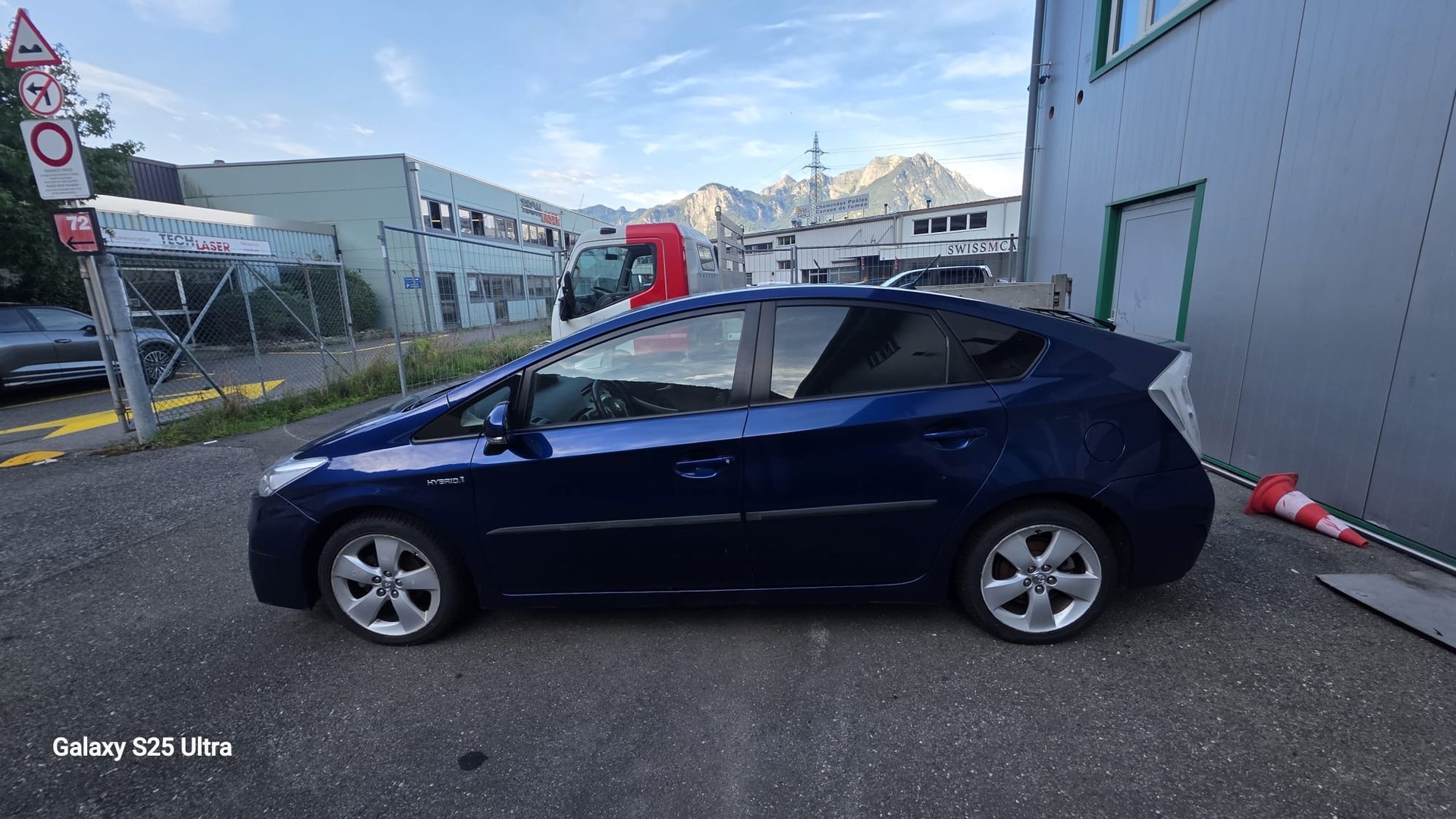 TOYOTA Prius 1.8 16V HSD Sol-image-6