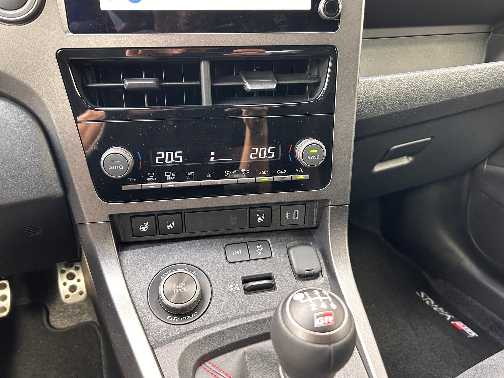 TOYOTA GR Yaris 1.6 Turbo Sport 4x4-image-13